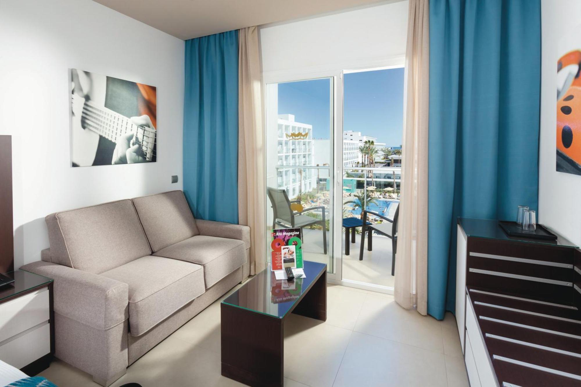 Deluxe Double Room Side Sea View
