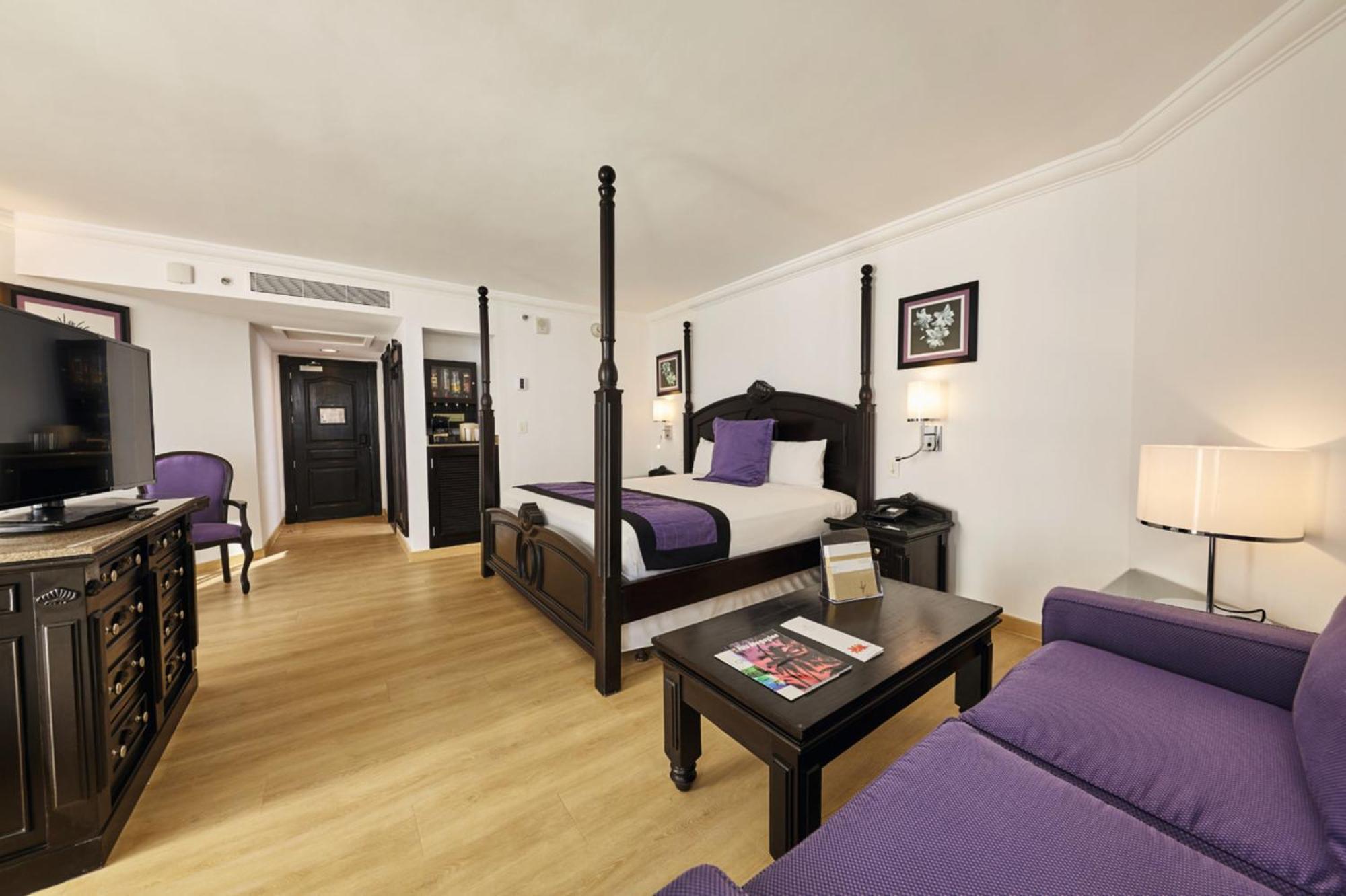 Junior Suite Ocean Front