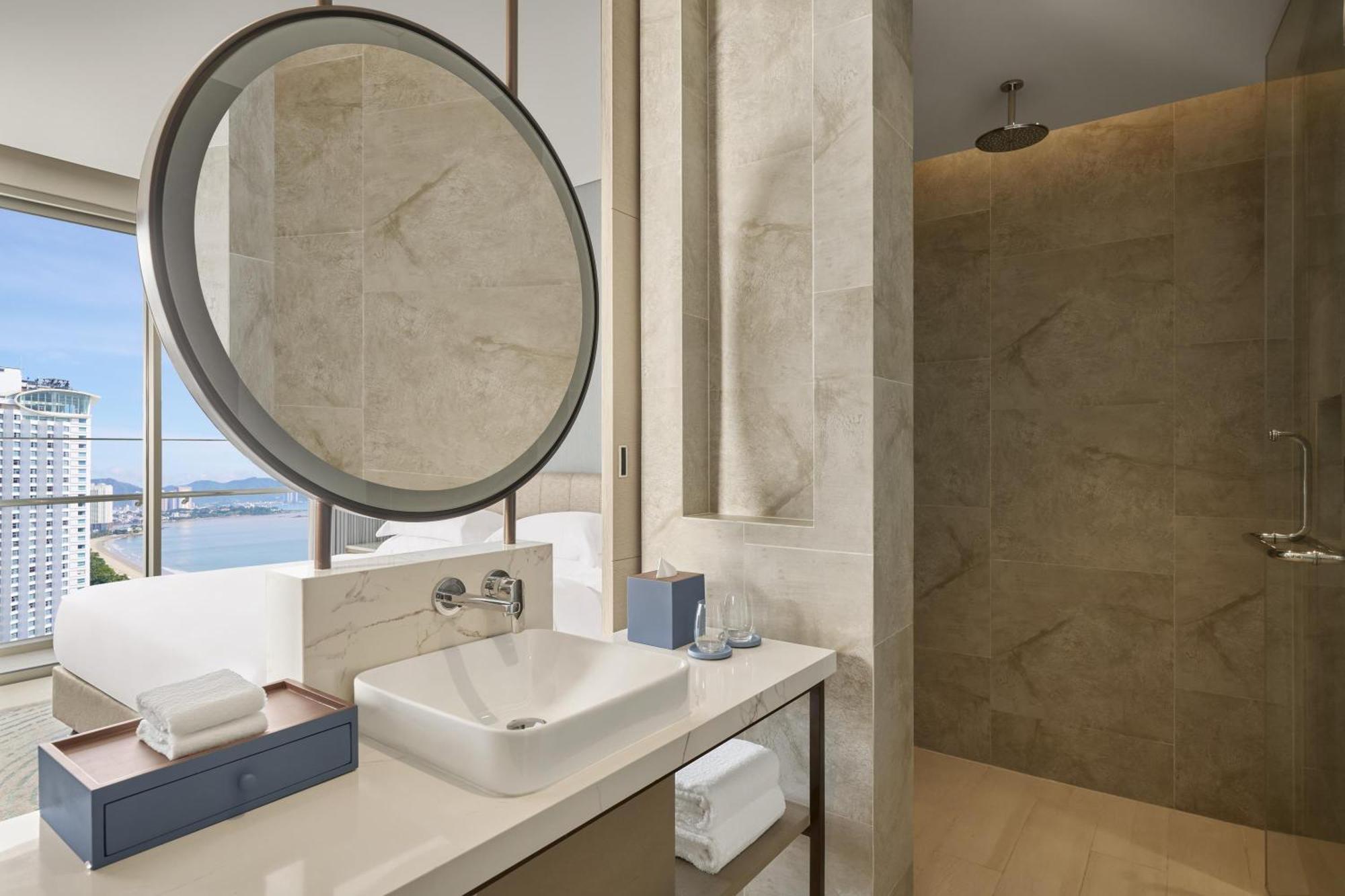 1 King Bed Ocean View
