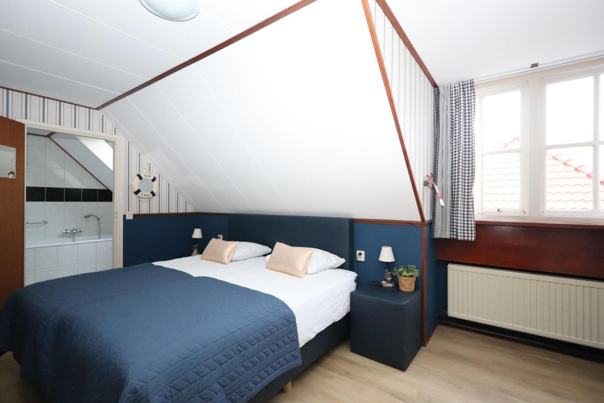 Double Room Bath,1742568022:JPEG