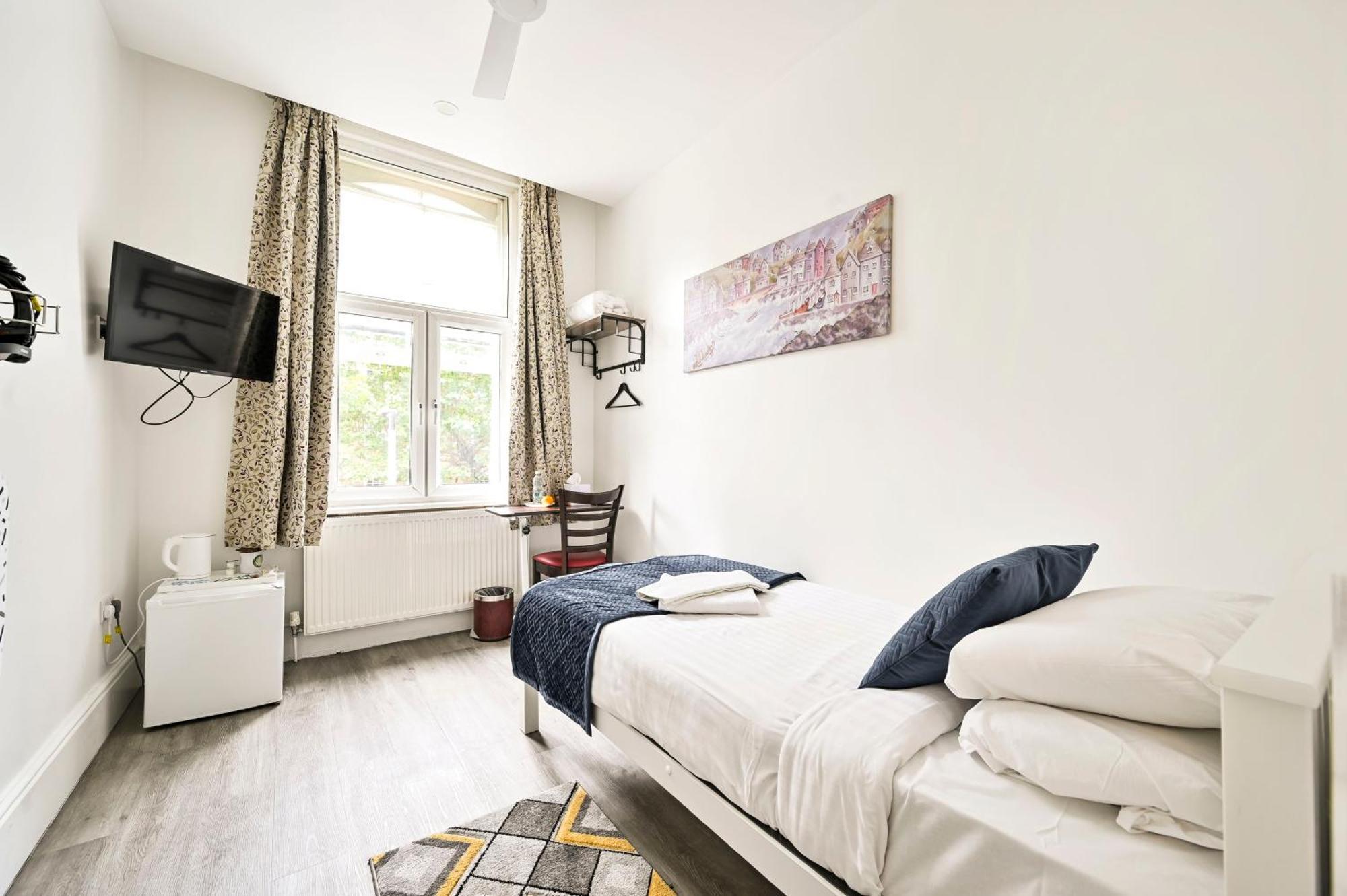 Single Room,1742572432:JPEG