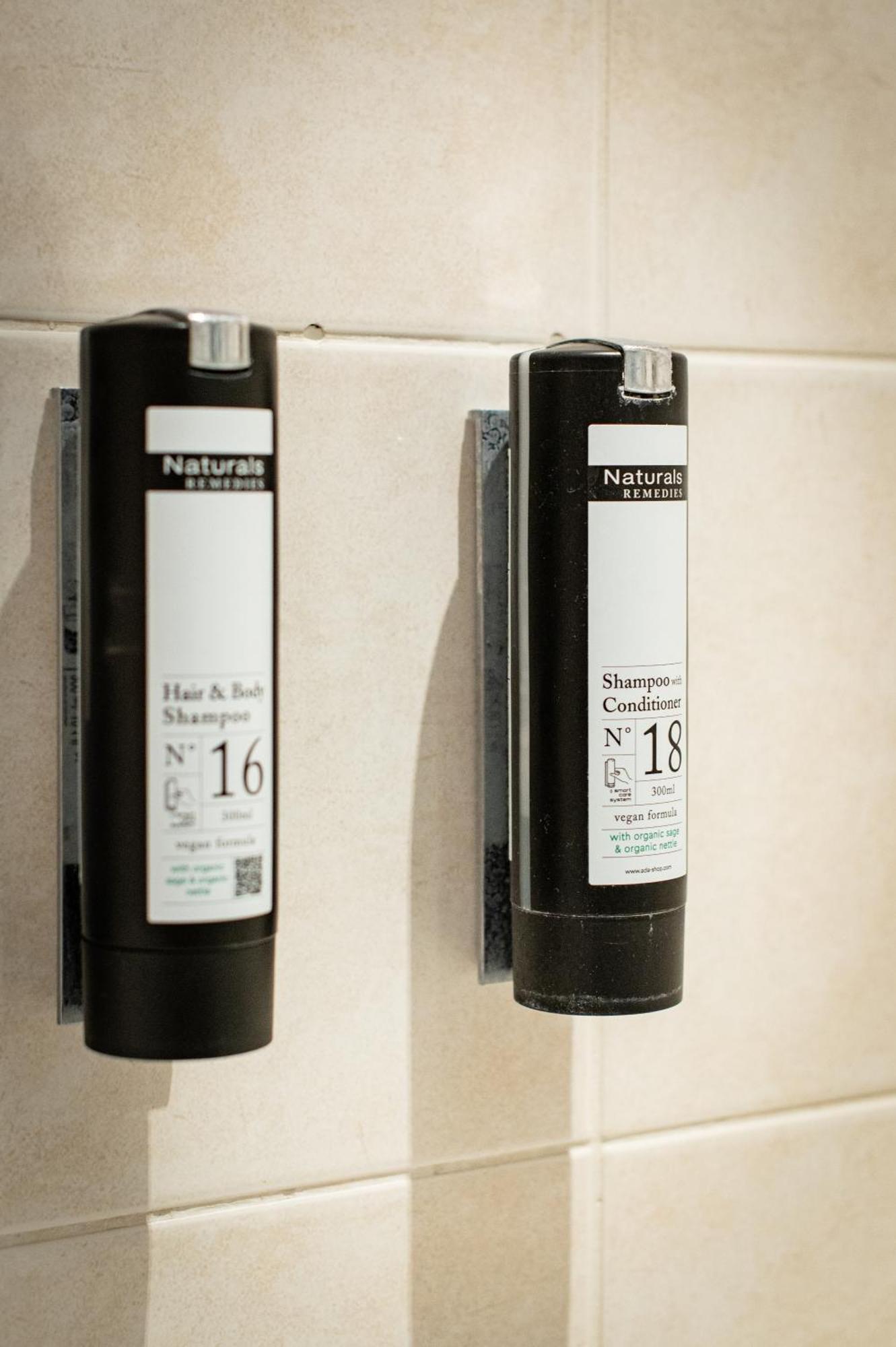 Standard Twin Room Shower