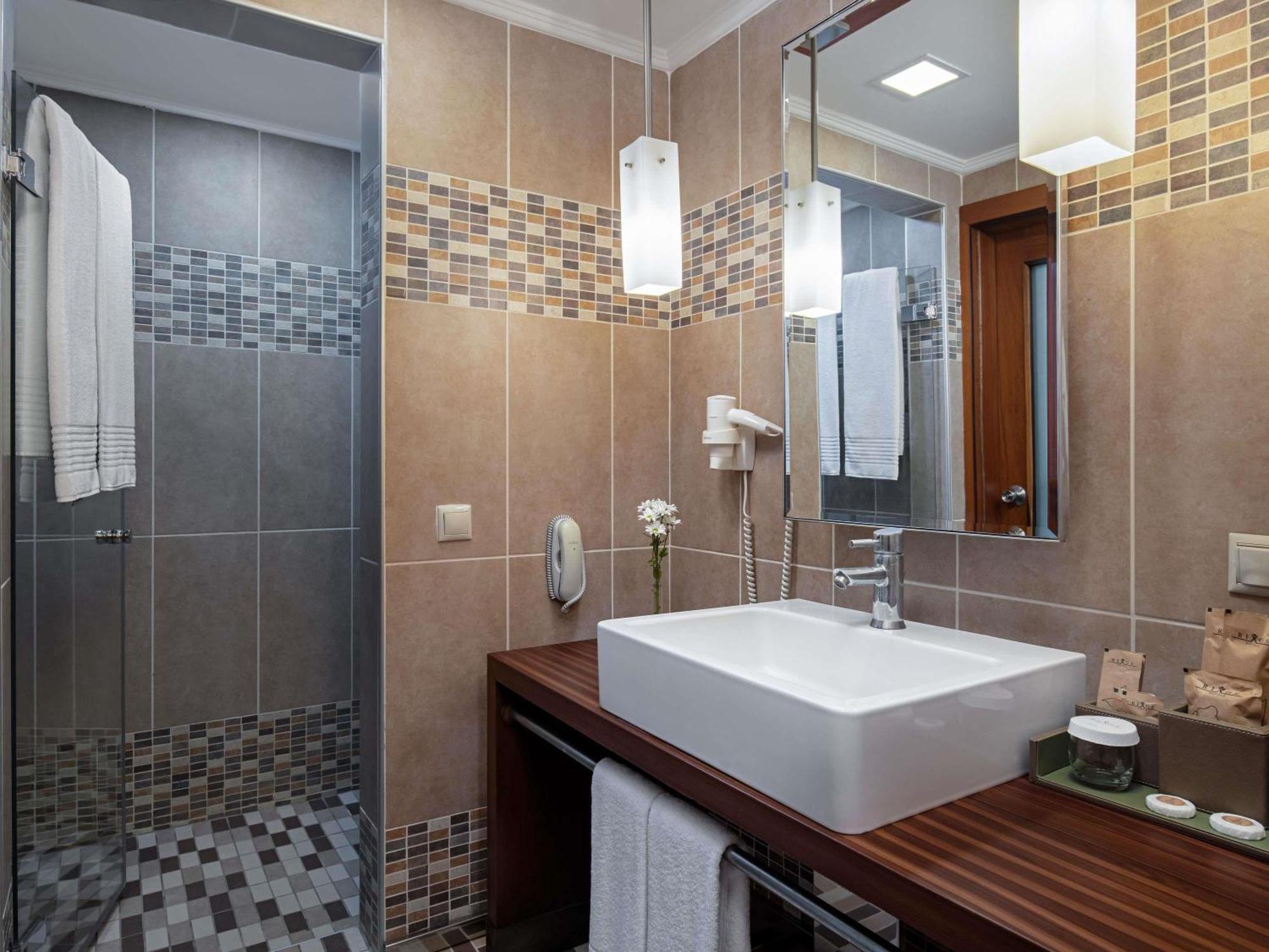 Suite mit Kingsize-Bett mit Whirlpool