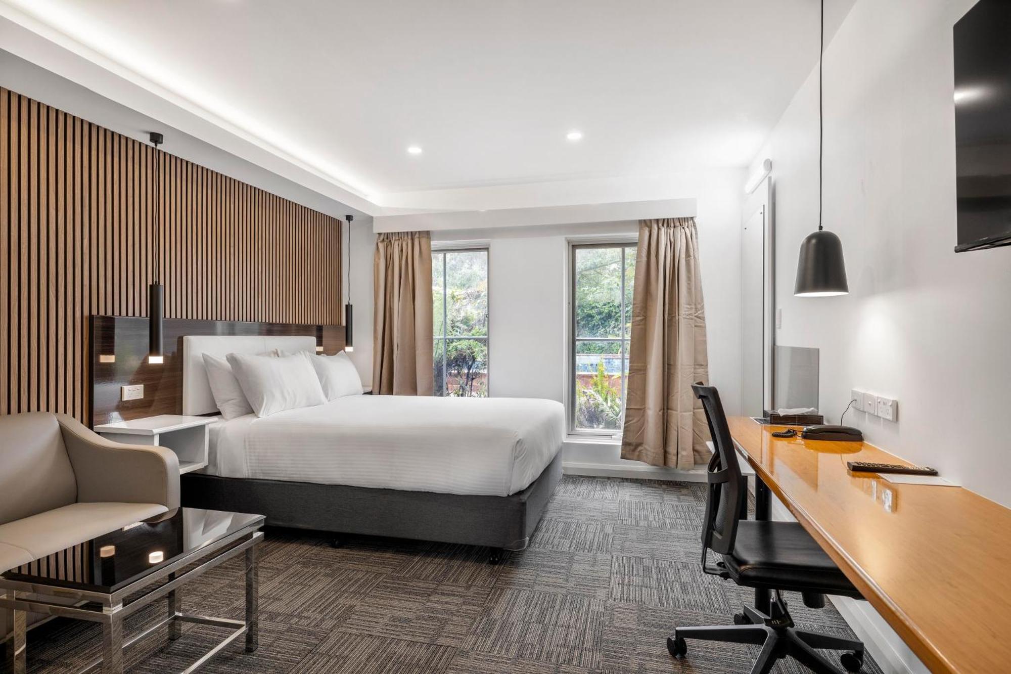 Standard Queen Room