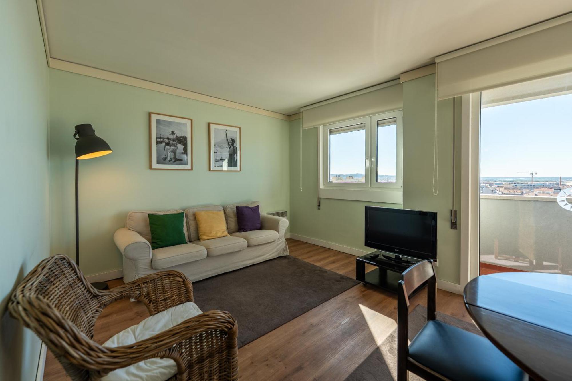 Apartamento de 2 dormitorios con vistas a la ciudad (4 adultos)