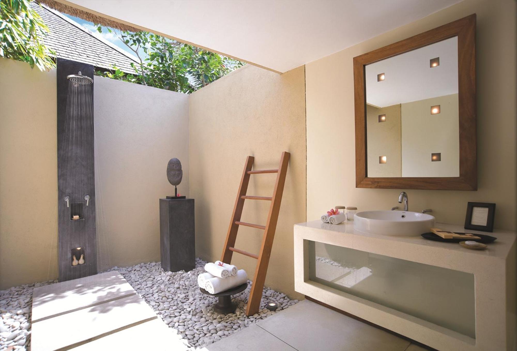 One-Bedroom with Pool