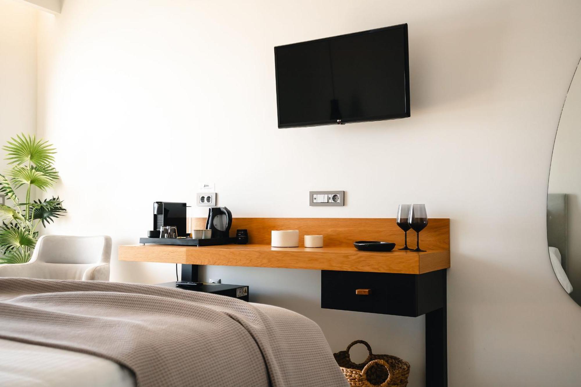 Junior Suite Etesian mit Stadtblick