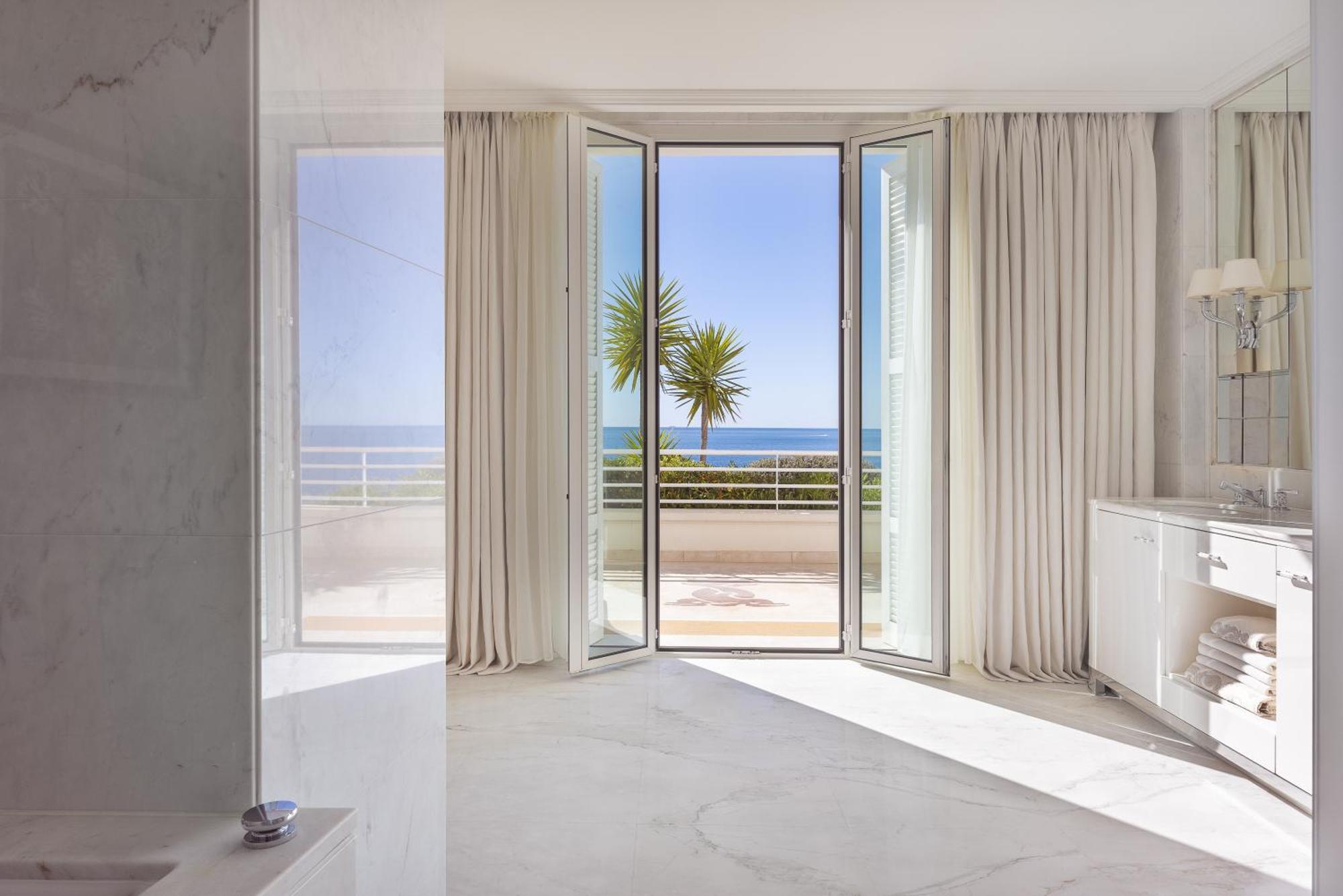 French Riviera Suite