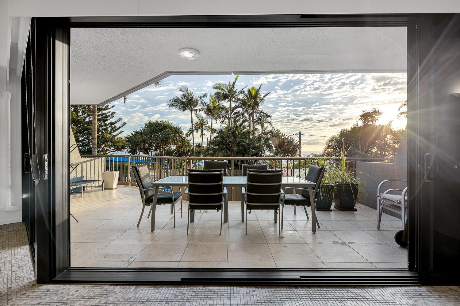 Two-Bedroom Deluxe Apartment with Balcony