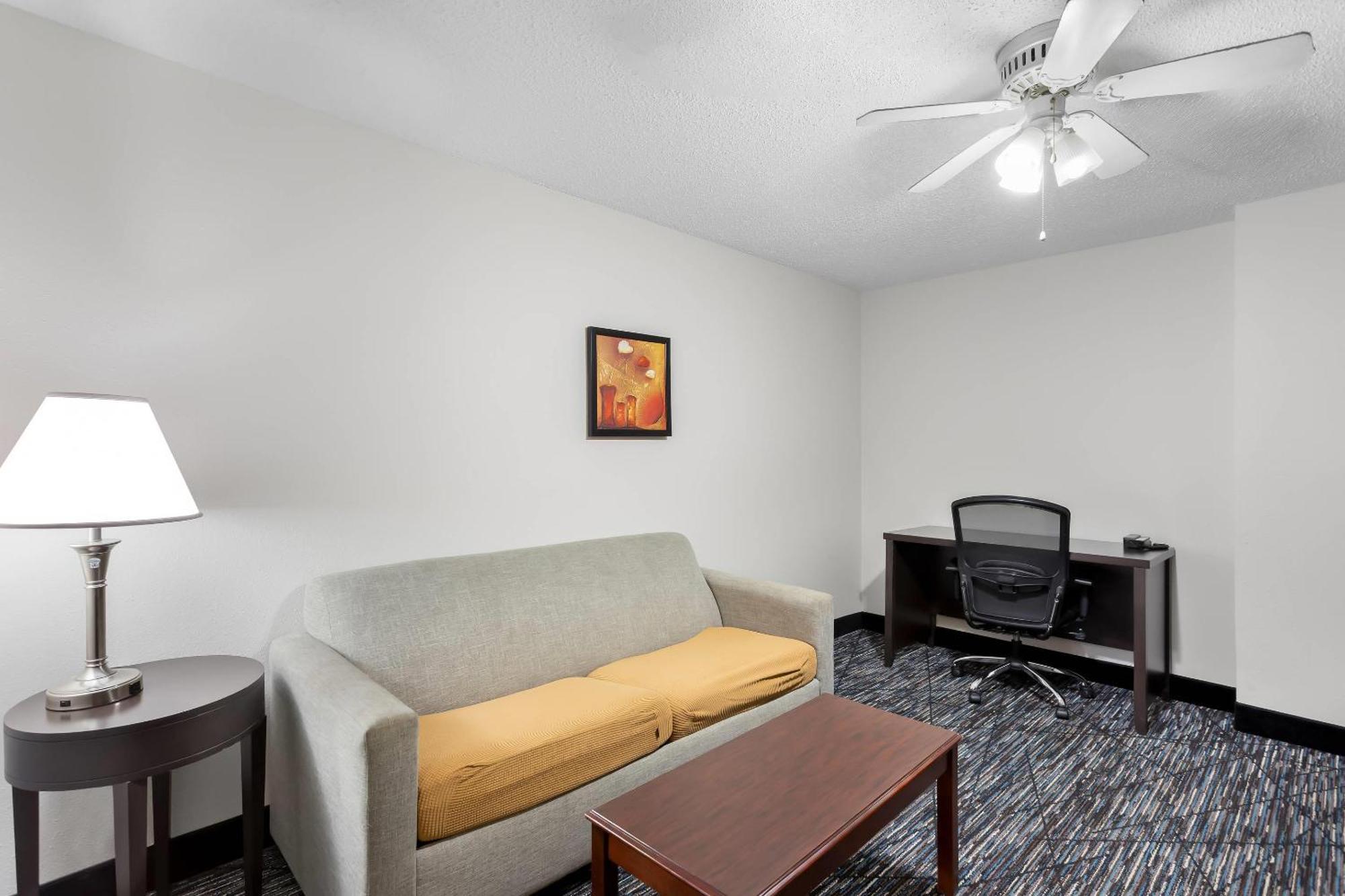 King Suite with Sofa Bed - Non-Smoking