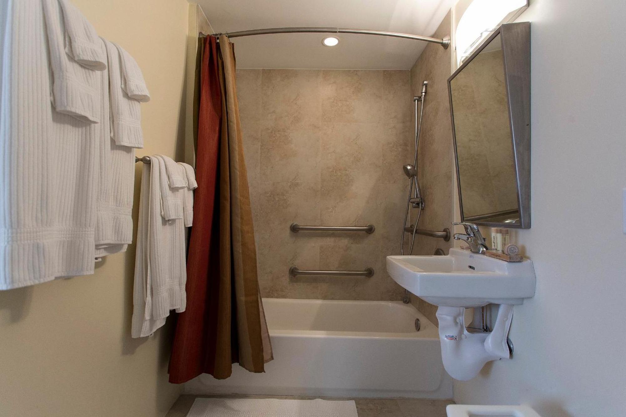 Estudio adaptado para personas de movilidad reducida con bañera - 1 cama grande