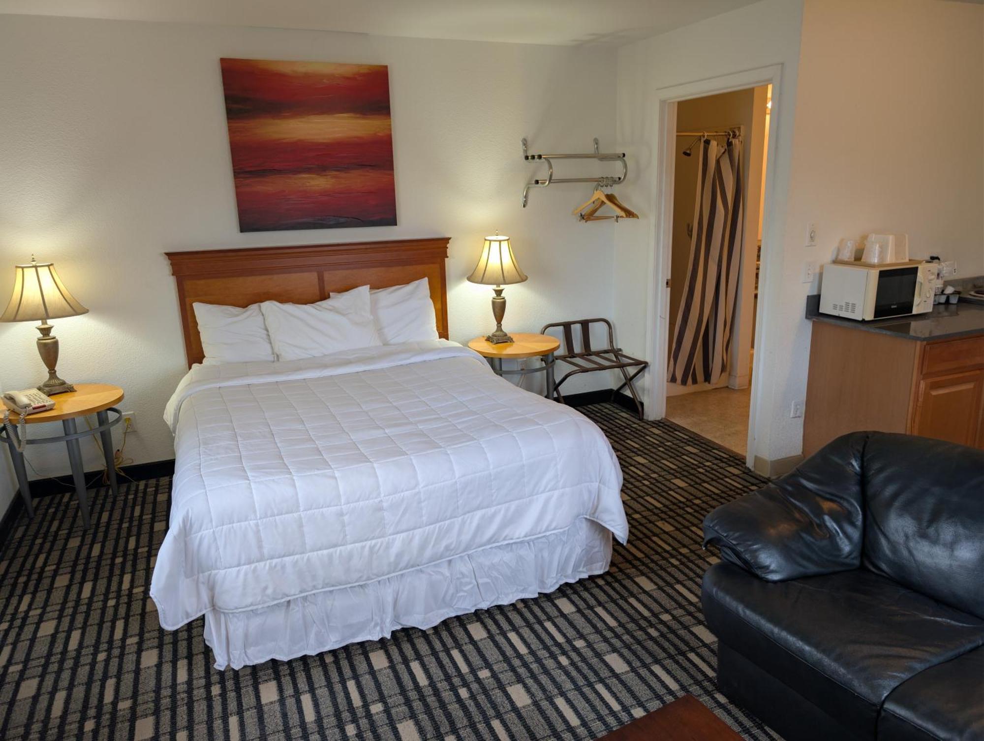 Queen Room with Kitchenette