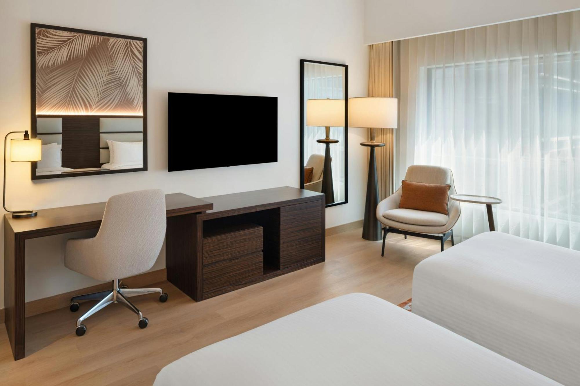 Deluxe Twin Room City View