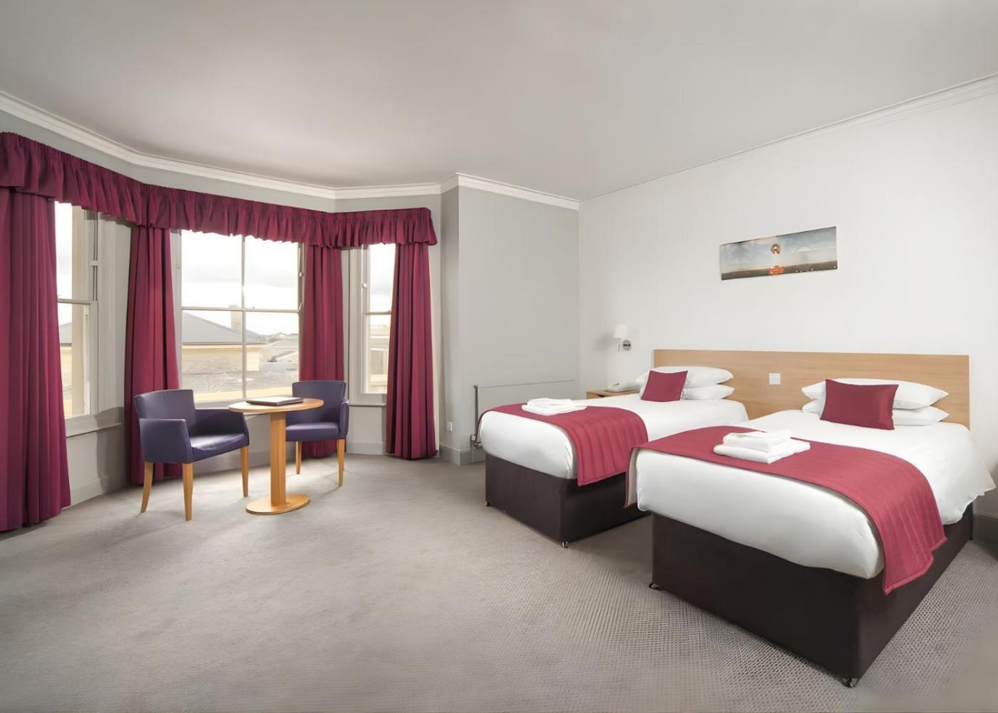Standard Twin Room with Sea View