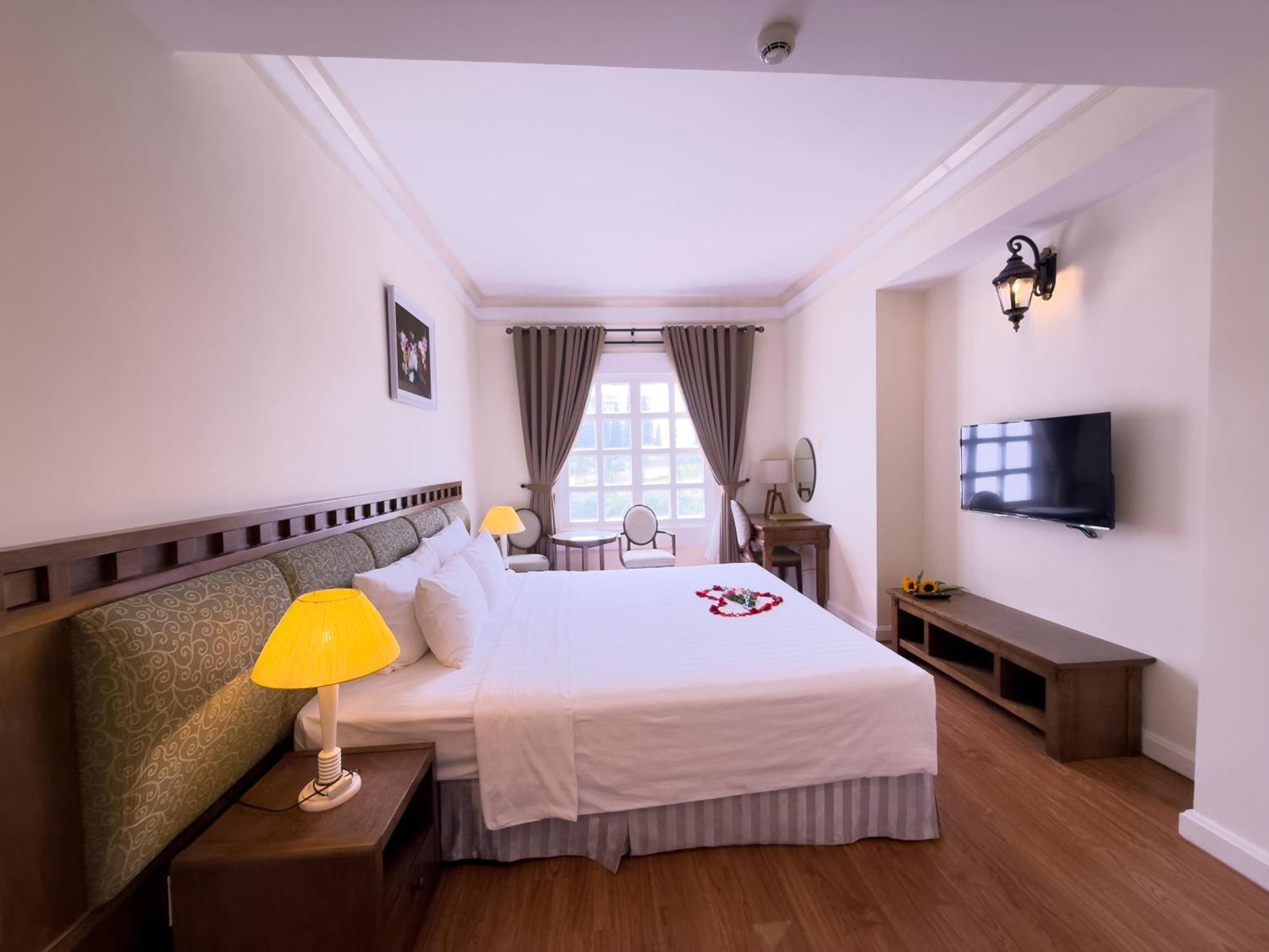 Deluxe Family Room