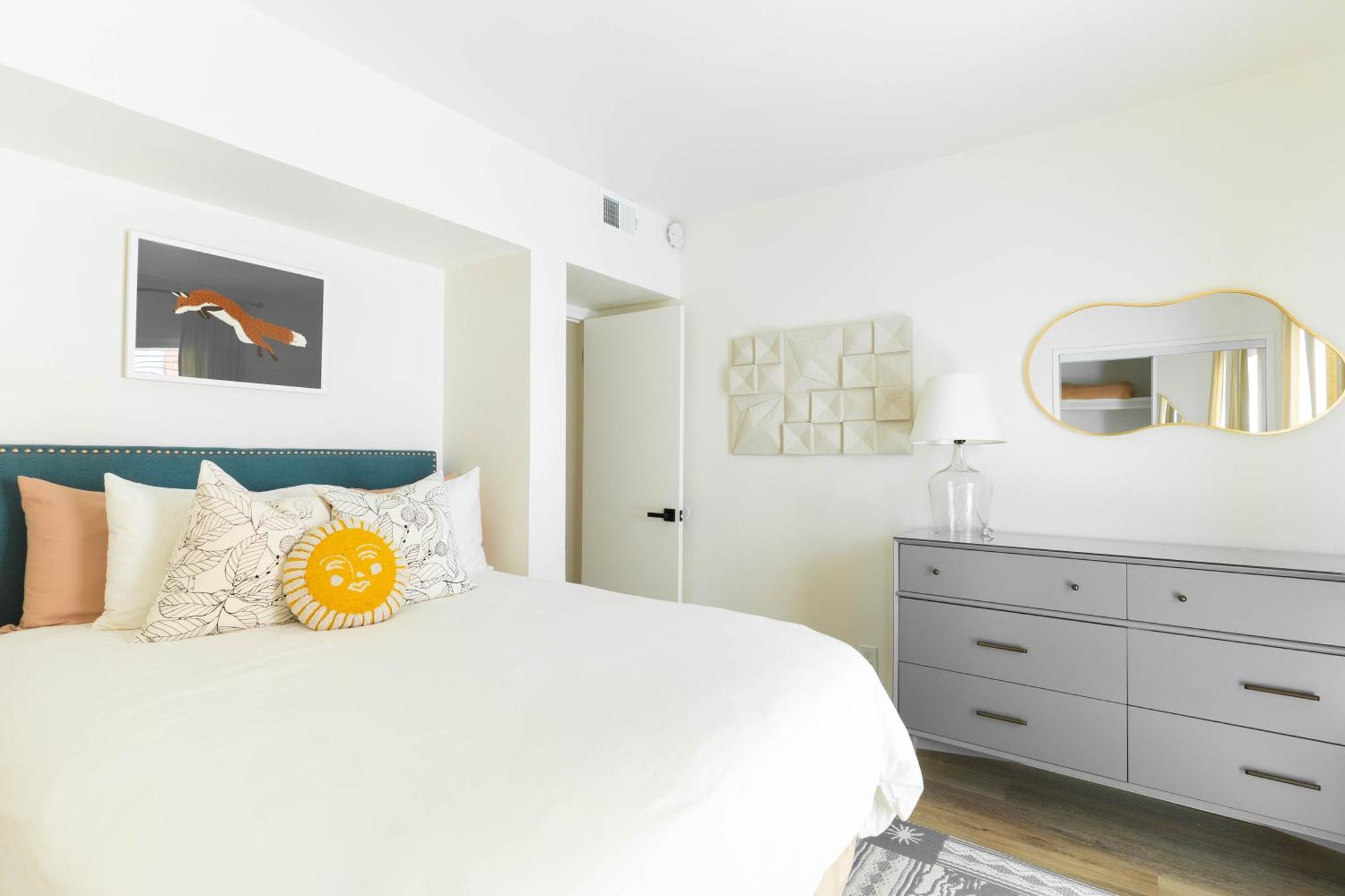 Two-Bedroom Villa with Avenue View - Master Suite #1