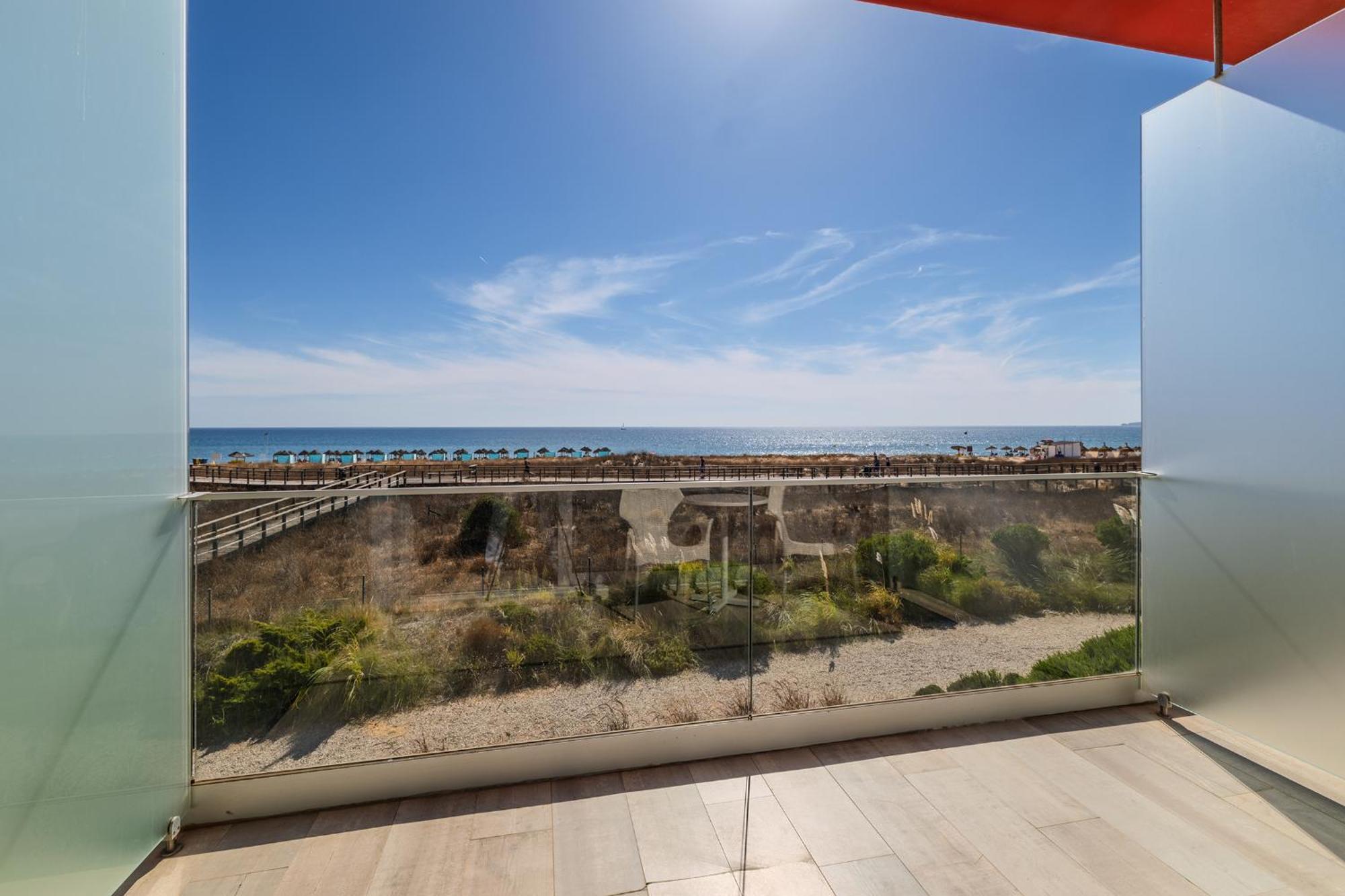 Suite with Sea View,1742959049:JPEG