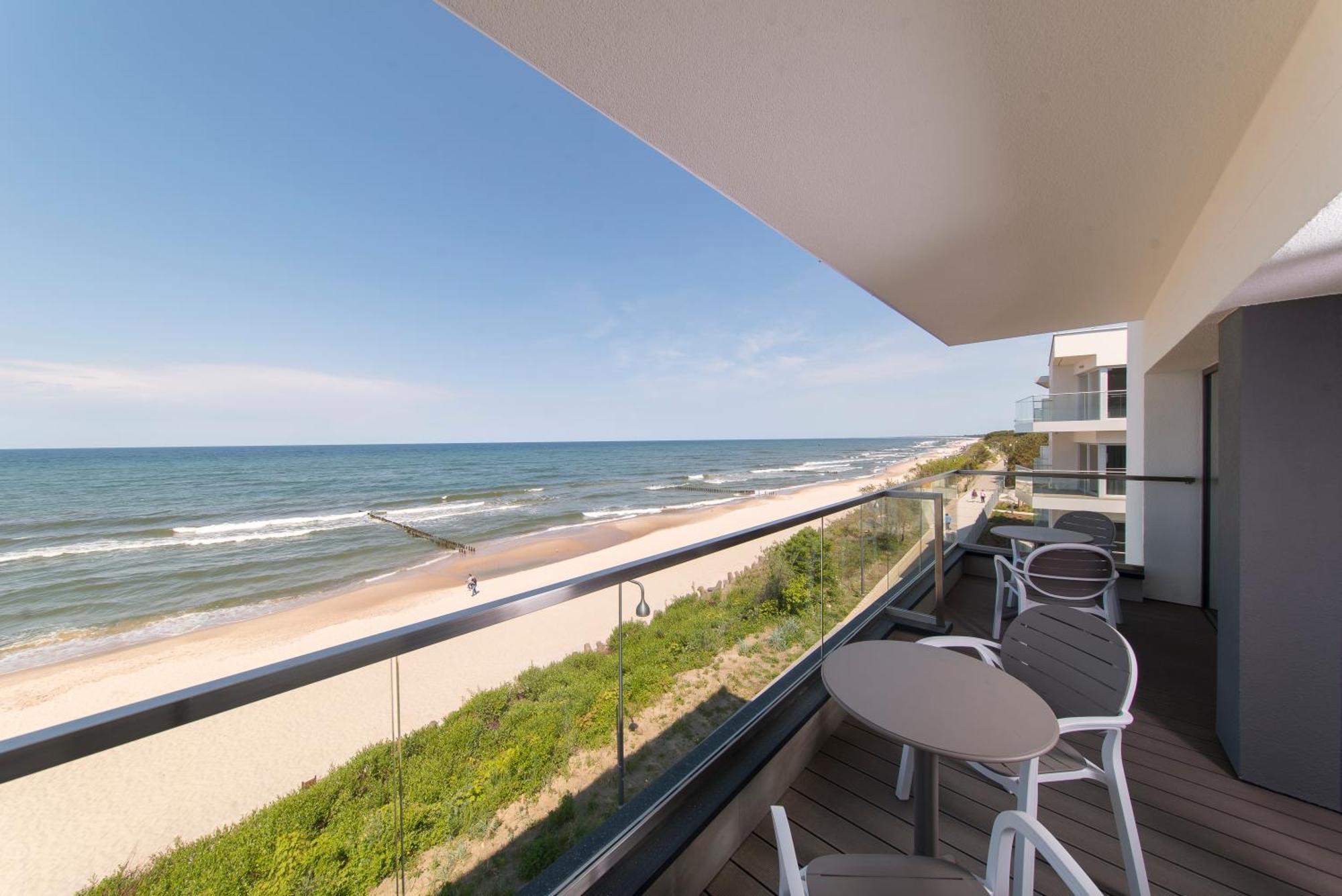 One-Bedroom Suite Sea View