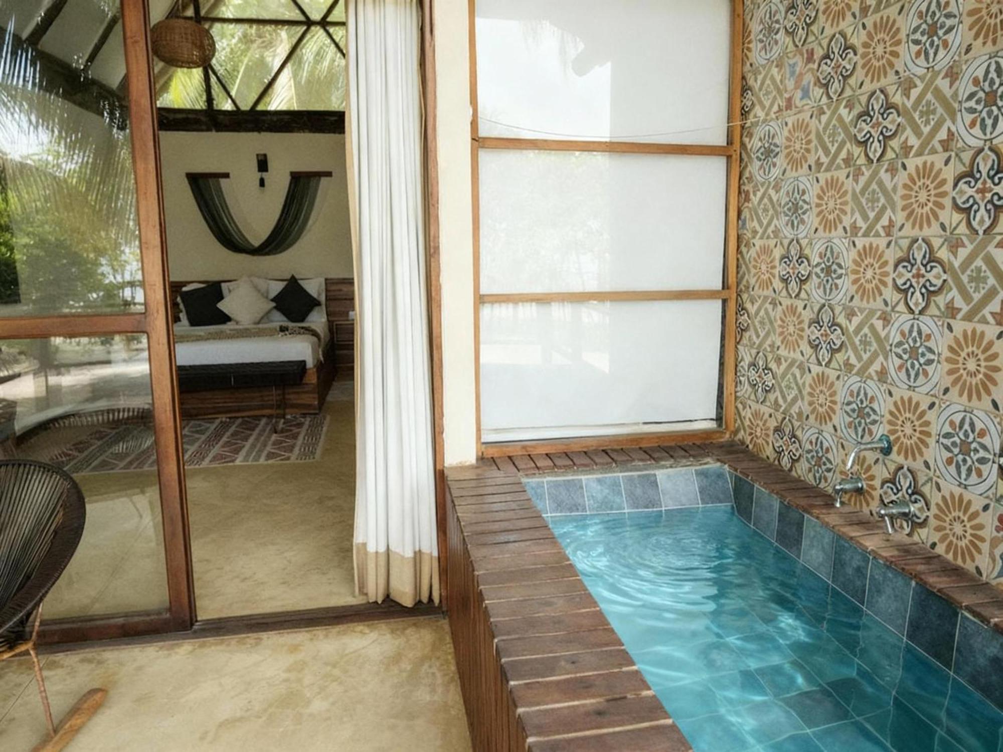 Habitación Doble Deluxe con balcón y vistas al mar