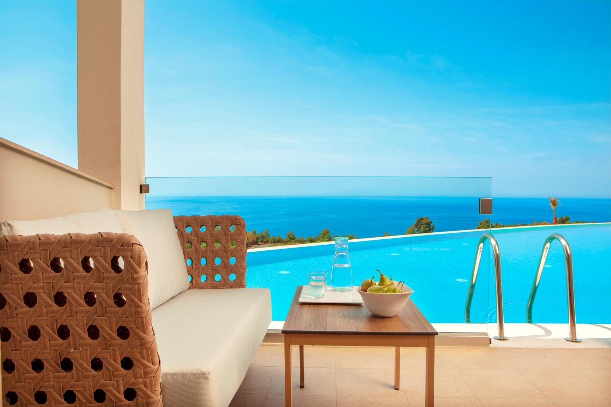 DELUXE DOPPELZIMMER MIT GEMEINSCHAFTSPOOL