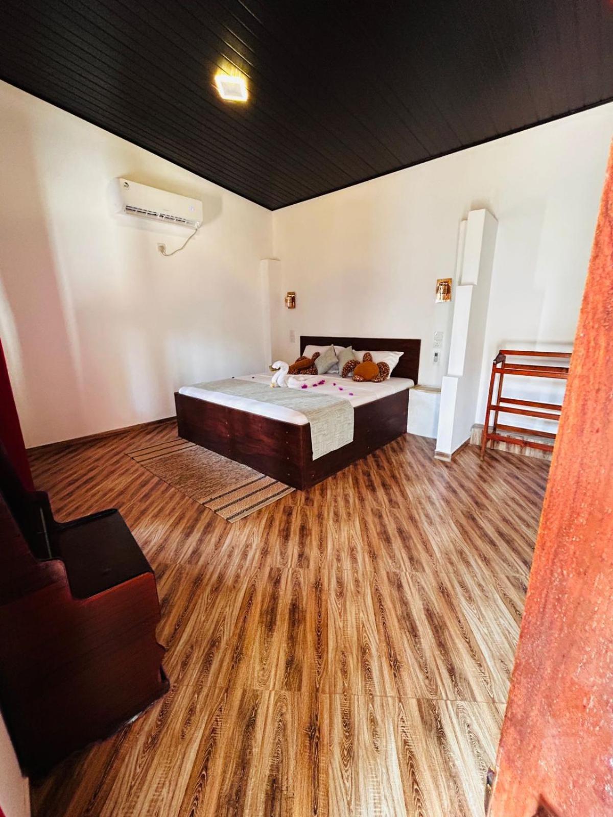 Deluxe Double Room Side Sea View