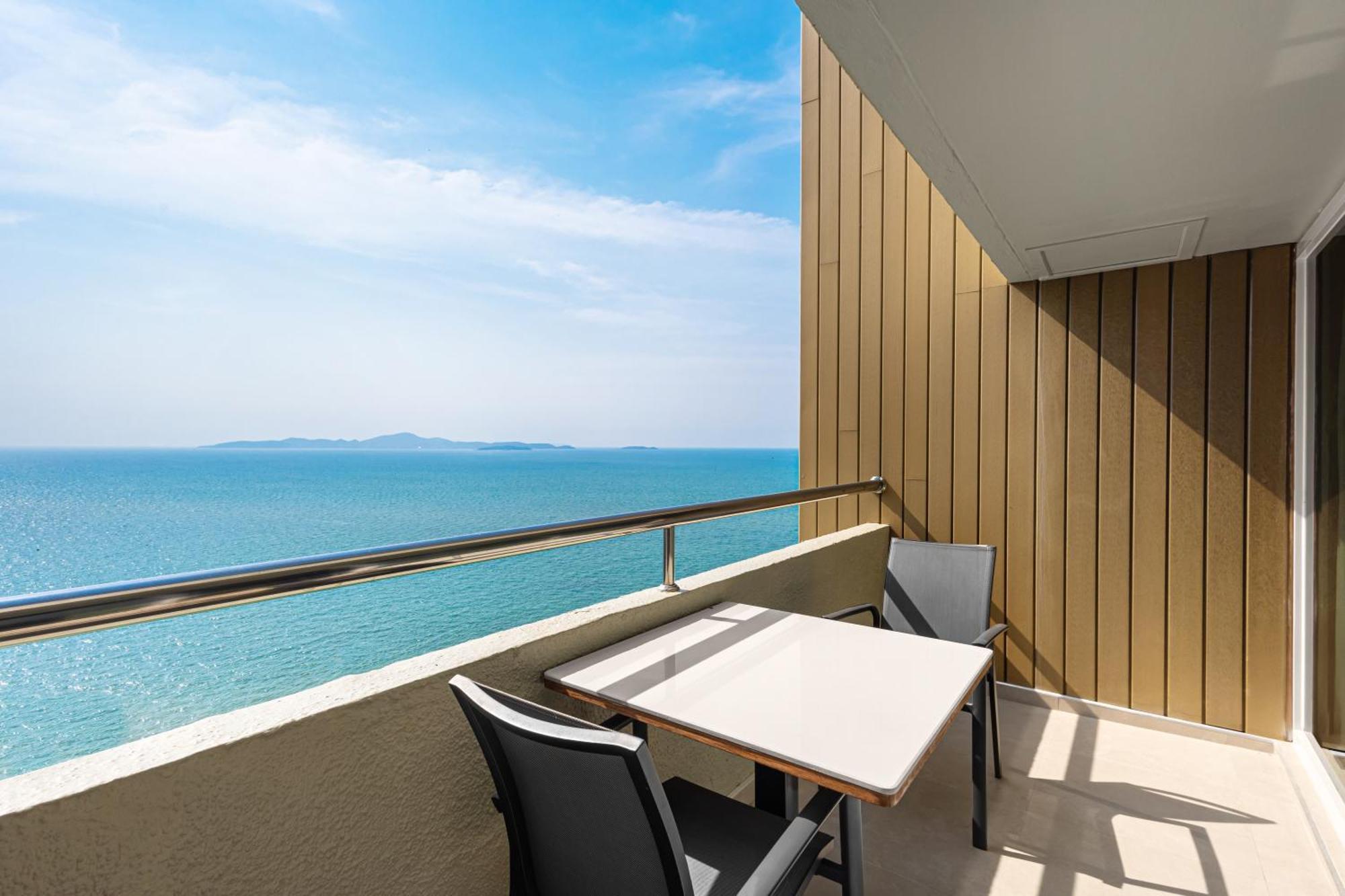 Mini Suite Plus Sea View King Bed