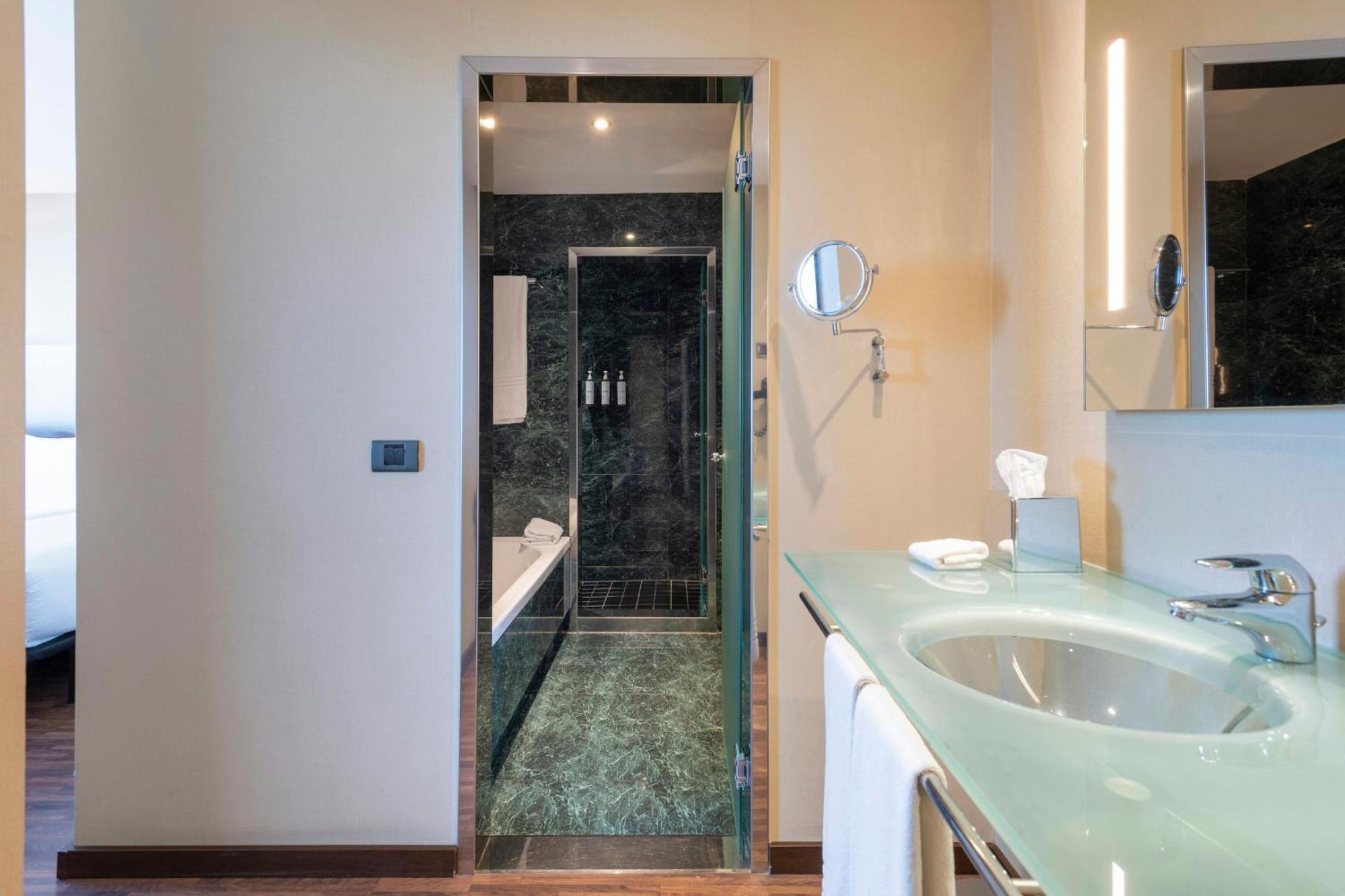 Superior Double or Twin Room City View