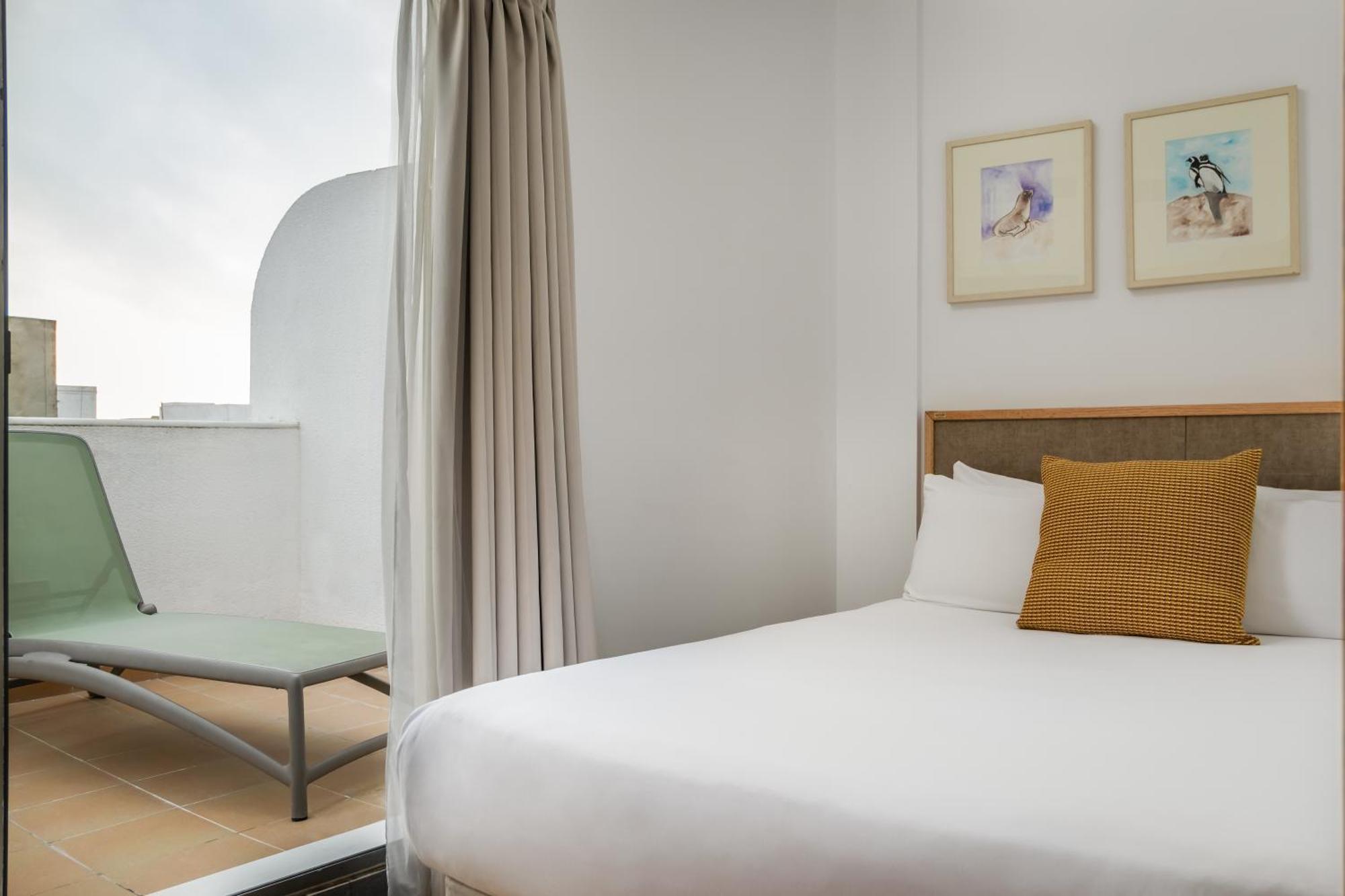 Single Room with Terrace