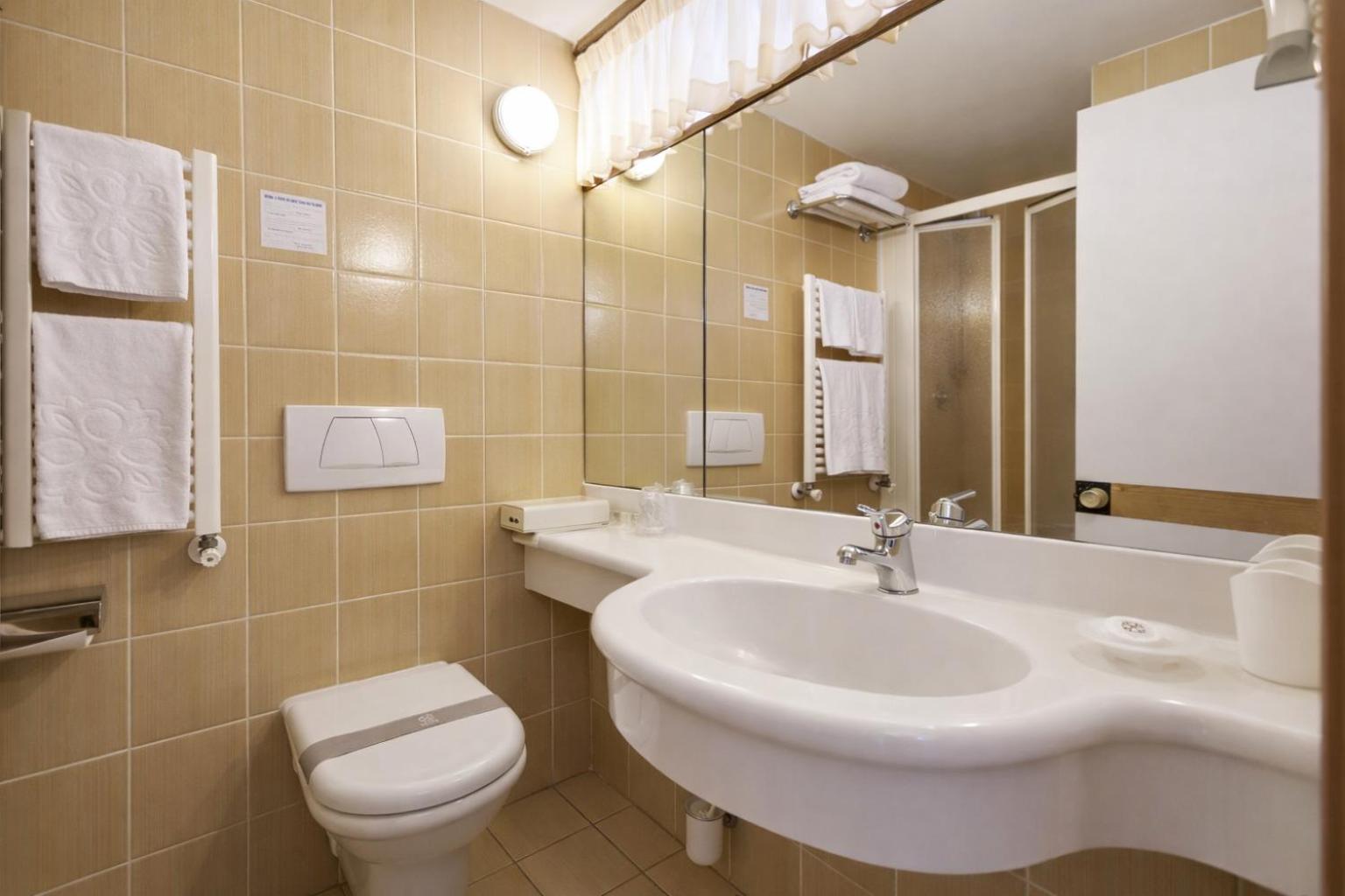 Standard Room Lake View (2+1)