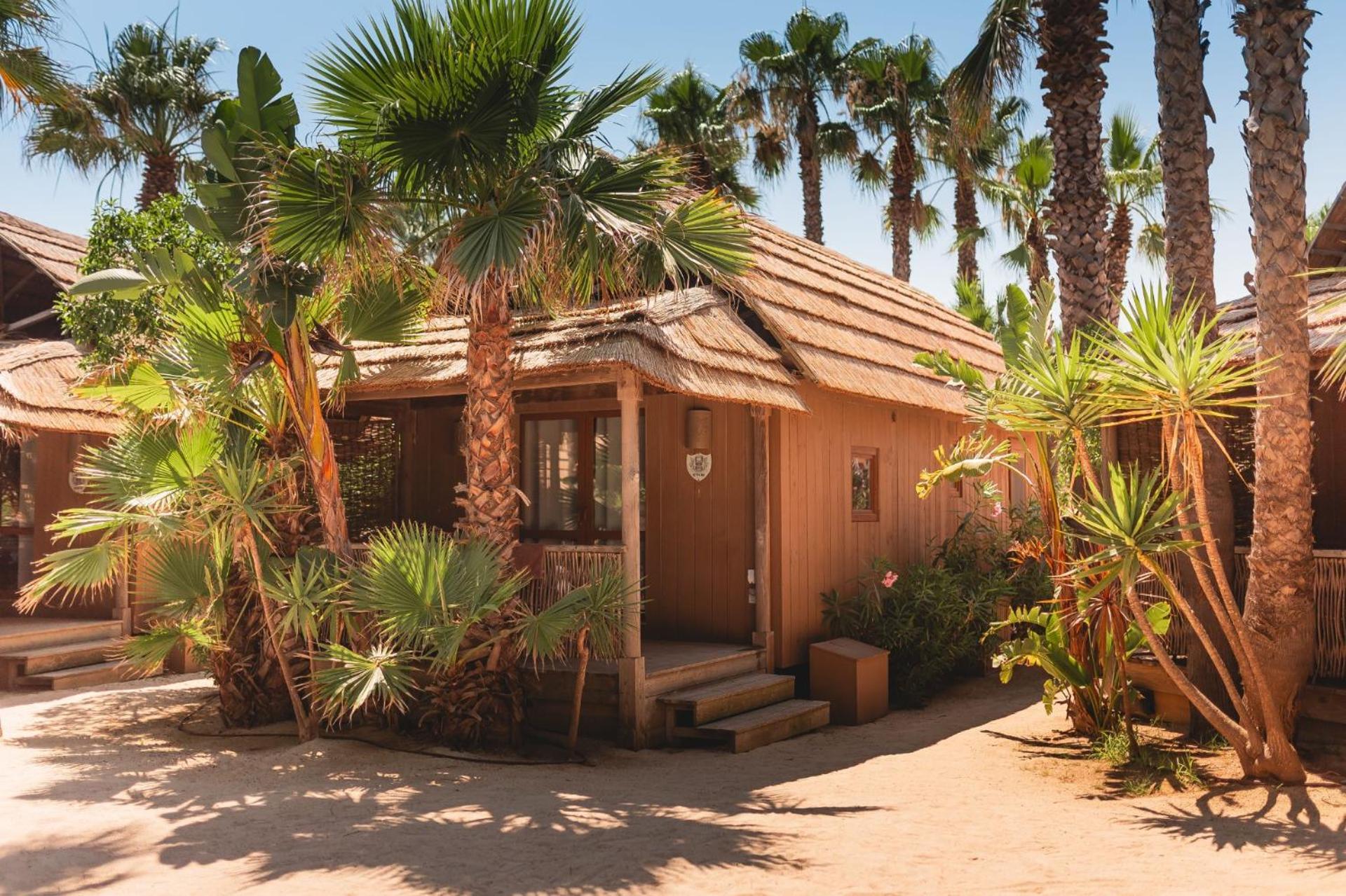 Garden Tiki Hutte Premium Two-Bedroom Bungalow