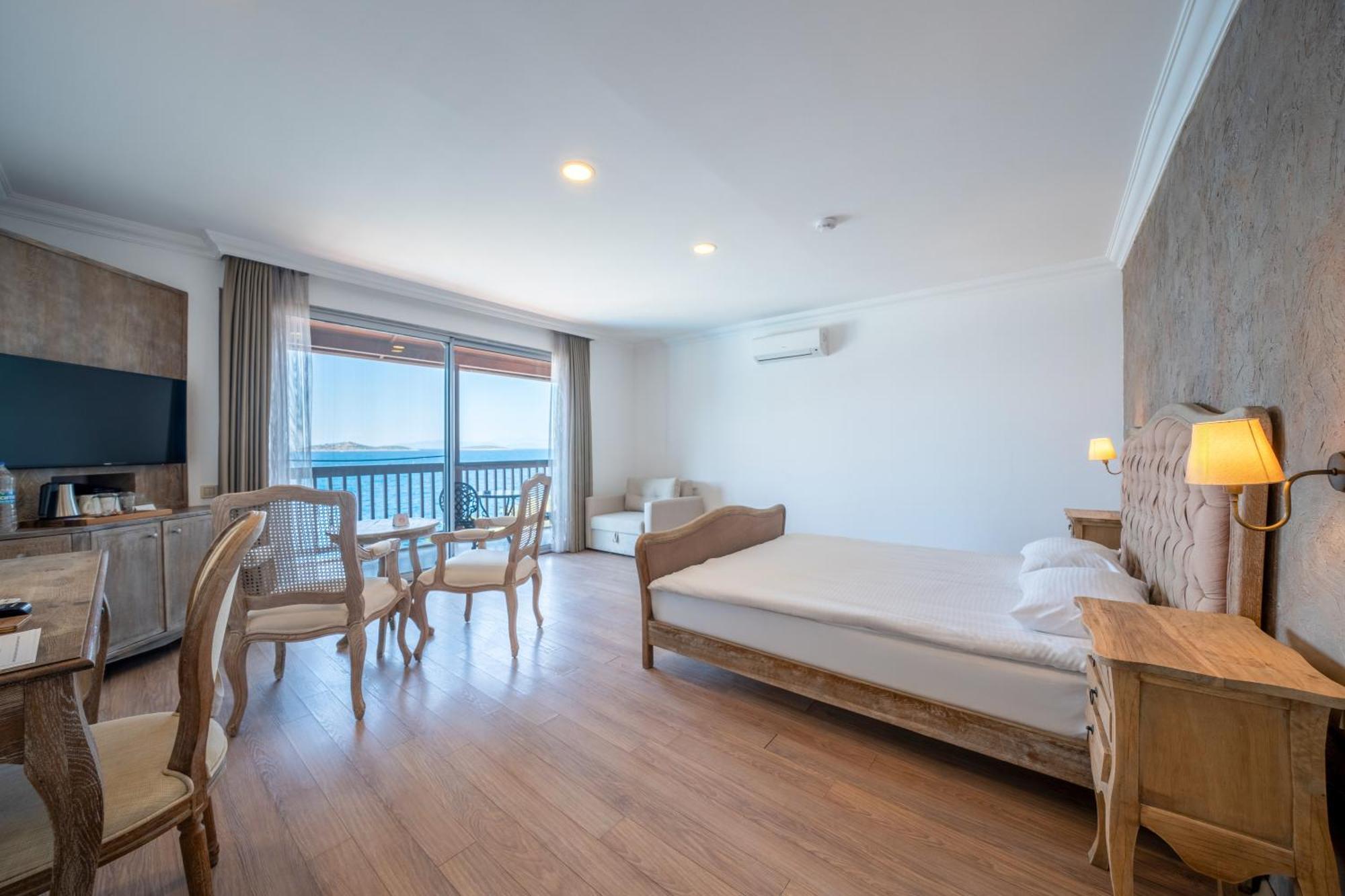 Superior King Room