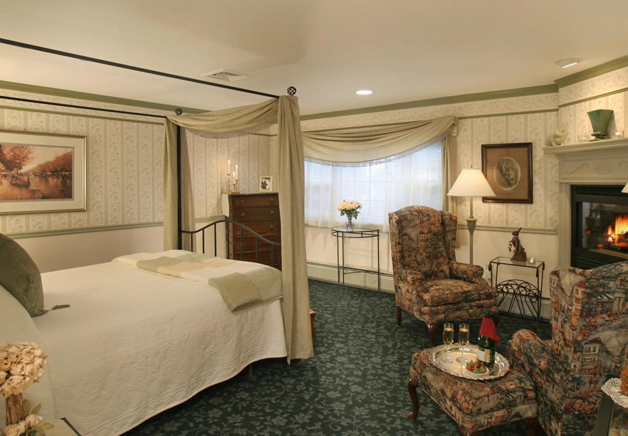 Queen Room Fireplace