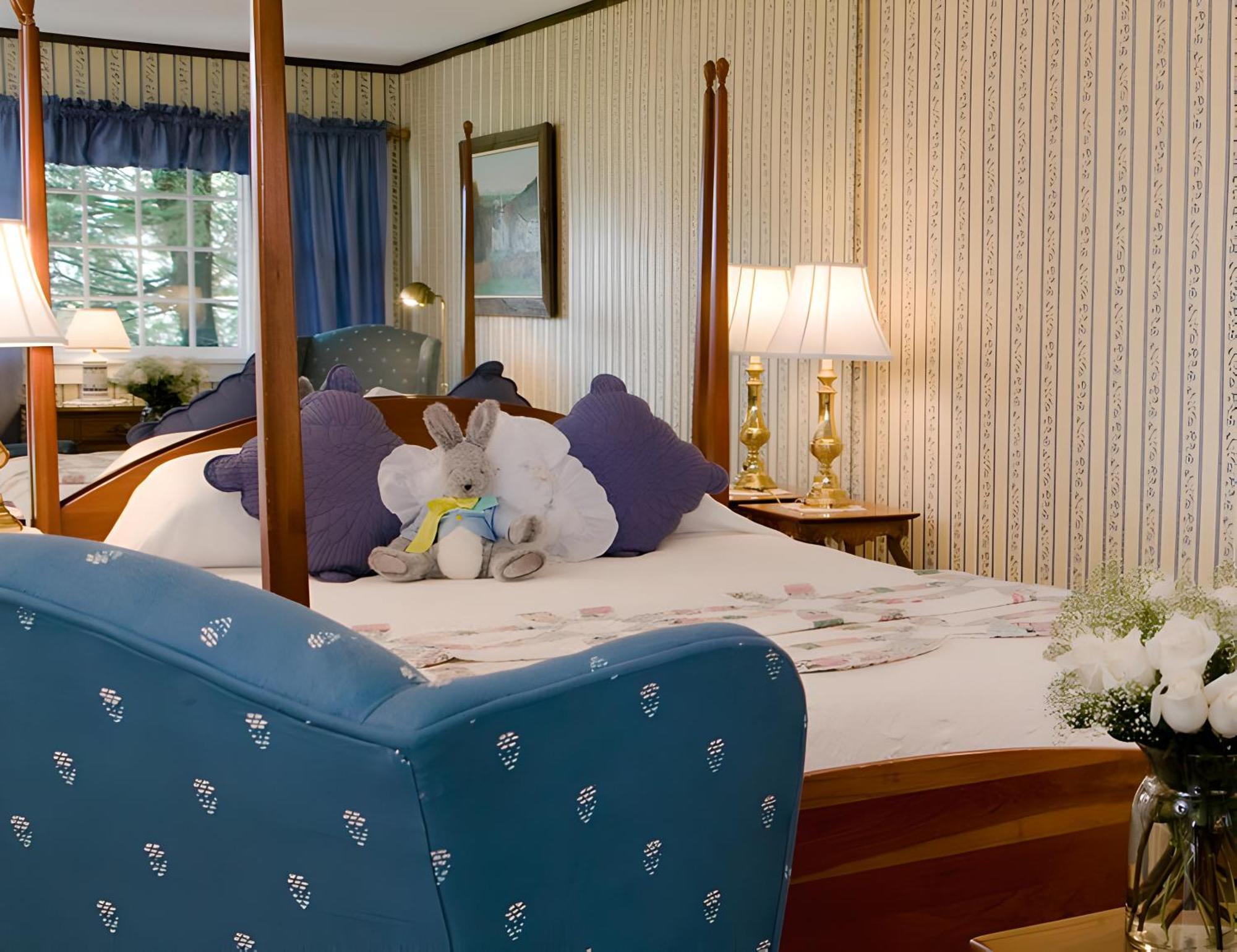 Standard Queen Room