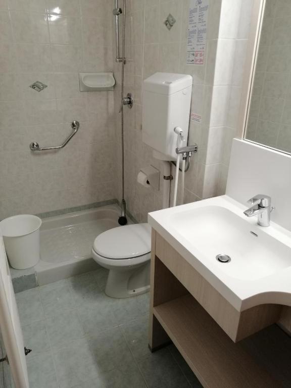 Standard Quadruple Room,1747171917:JPEG