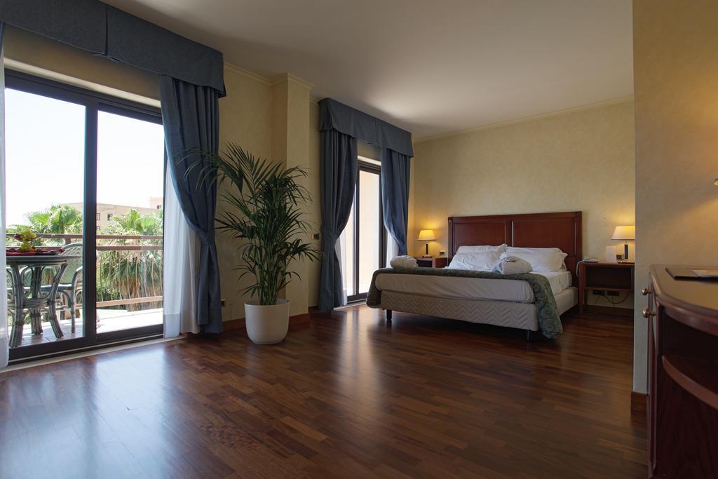 Deluxe Double or Twin Room Spa Bath