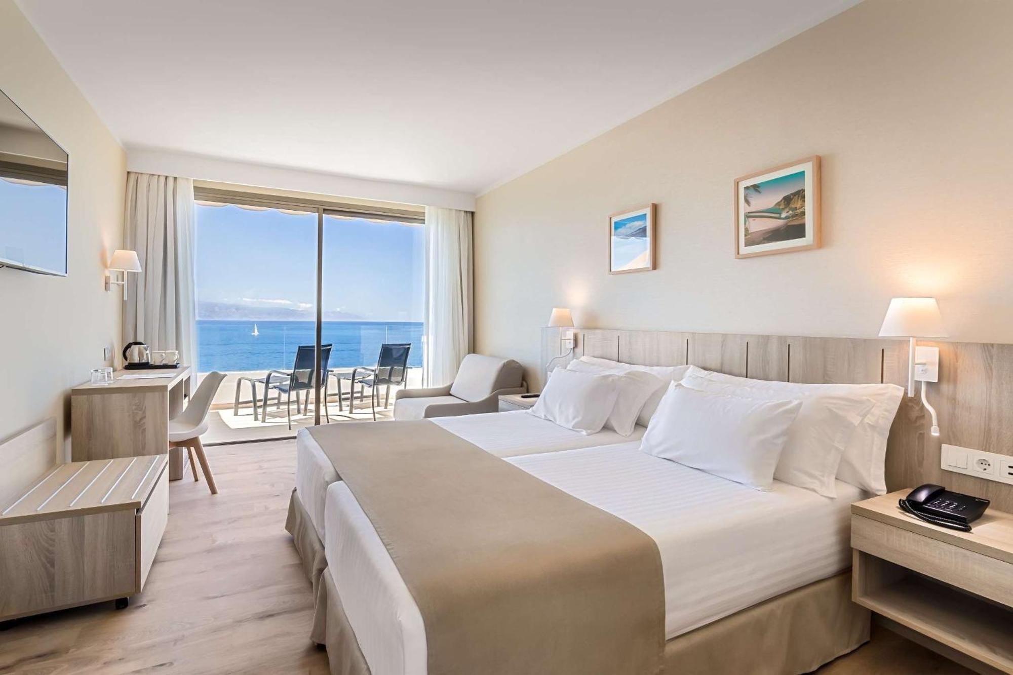 Deluxe Room,1756405766:JPEG