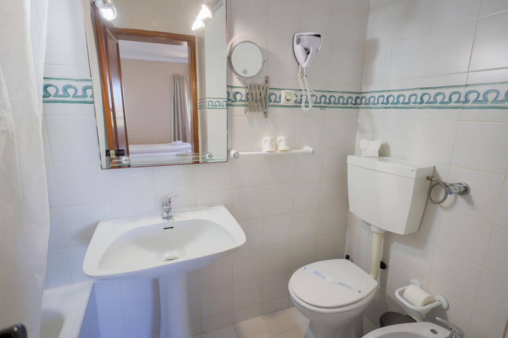 Economy Twin Room