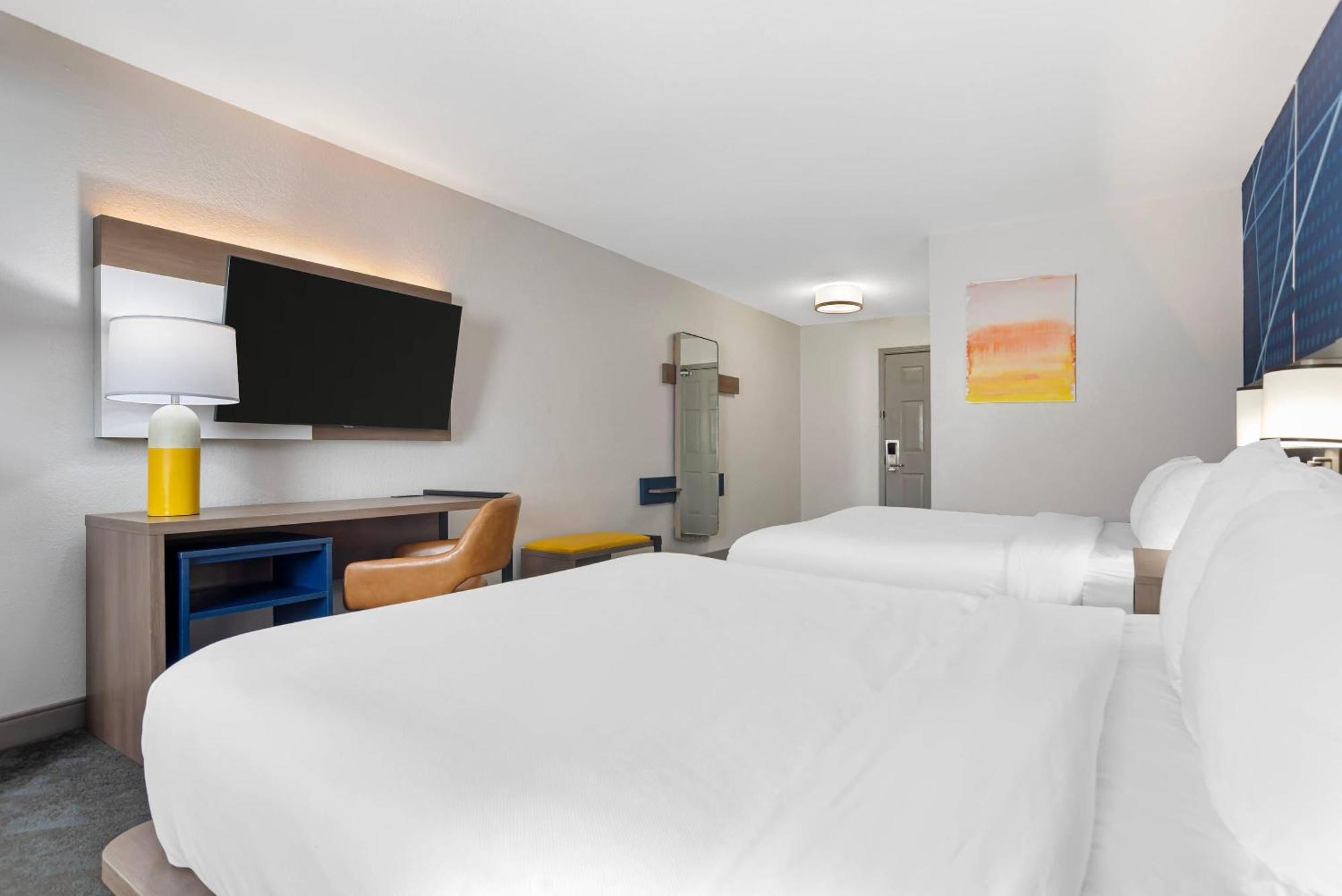 Standard Queen Room with Two Queen Beds - Non Smoking