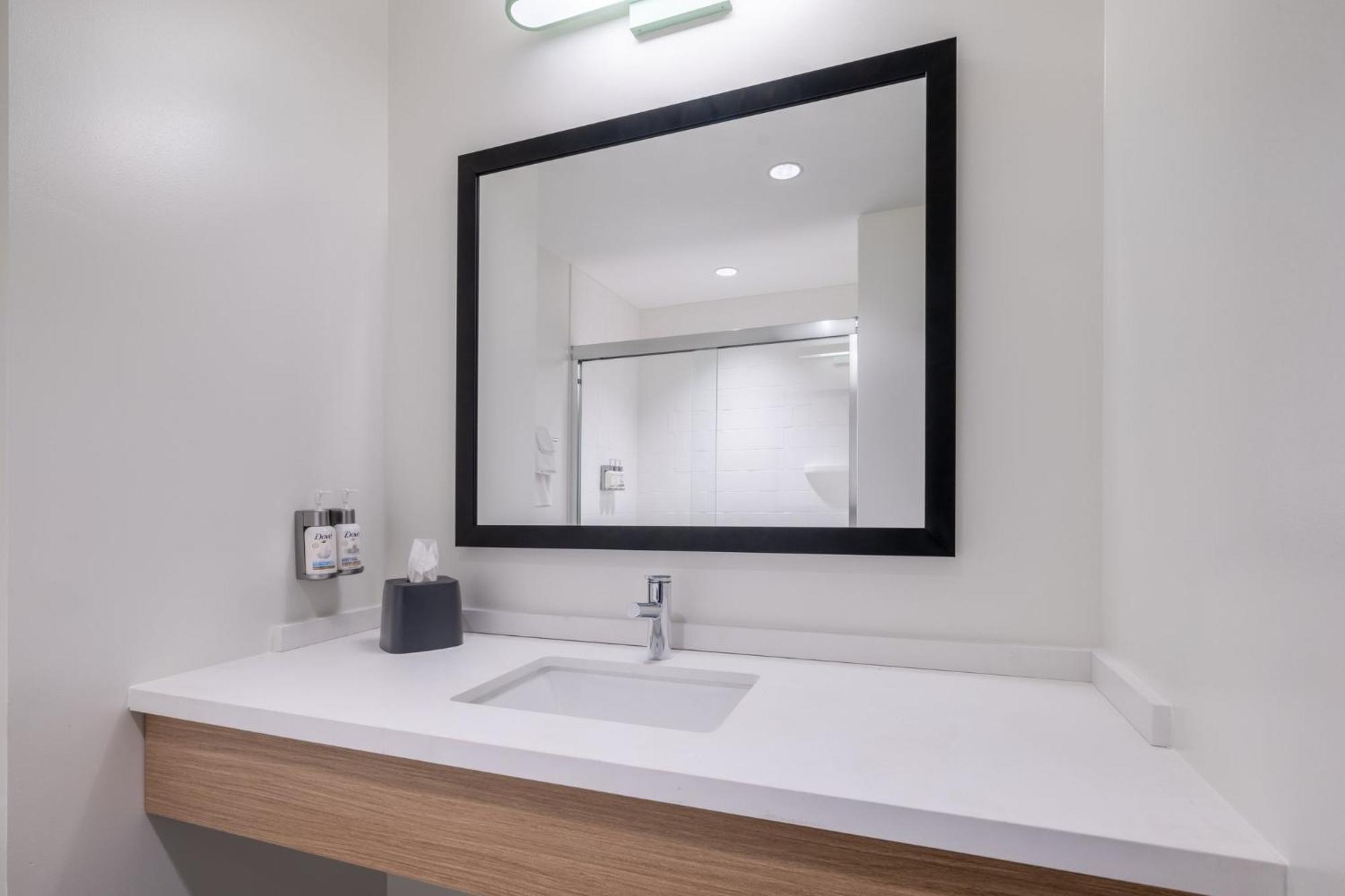 One-Bedroom King Suite,1756506077:JPEG