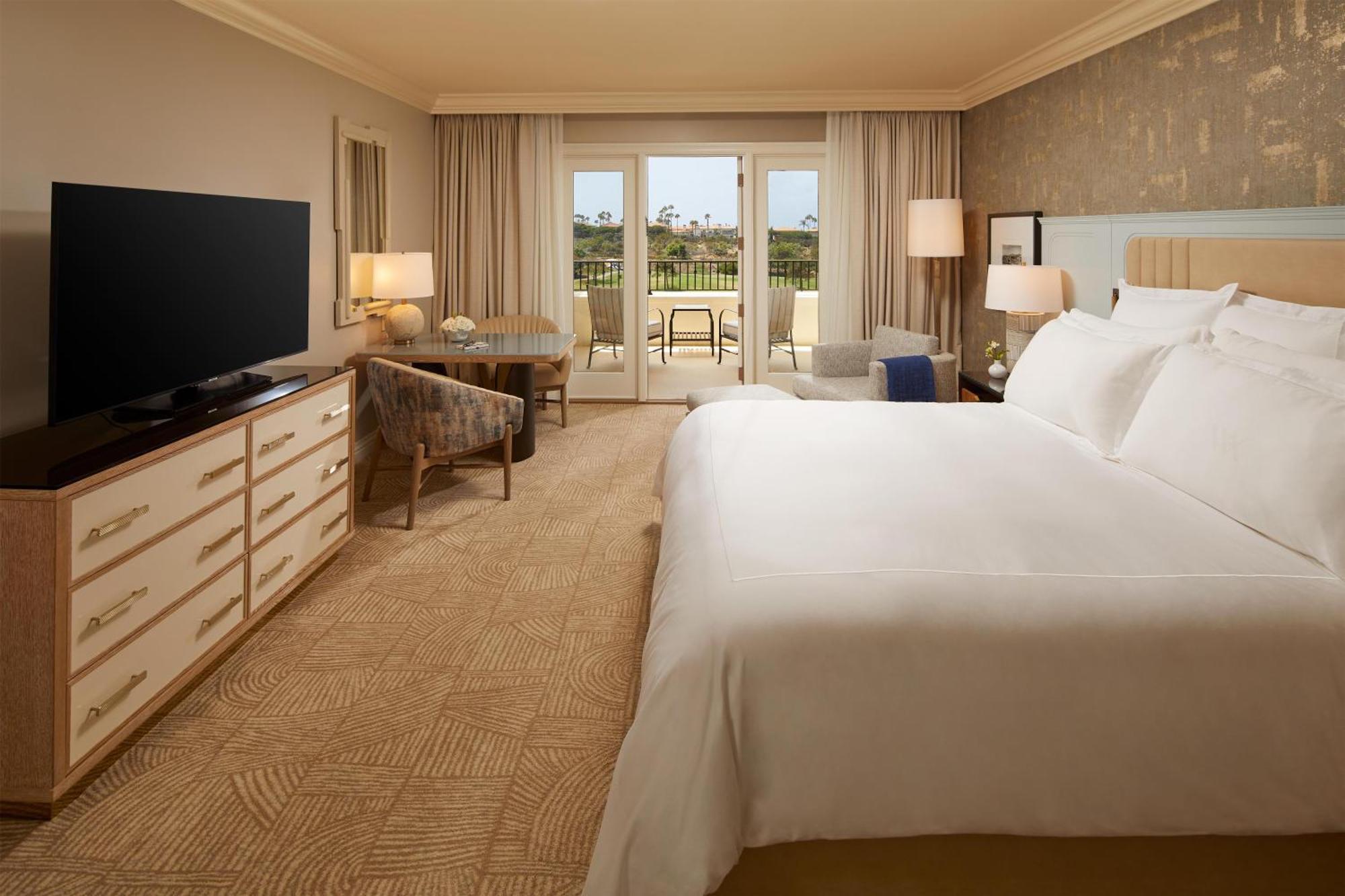 Deluxe King Room with Garden View