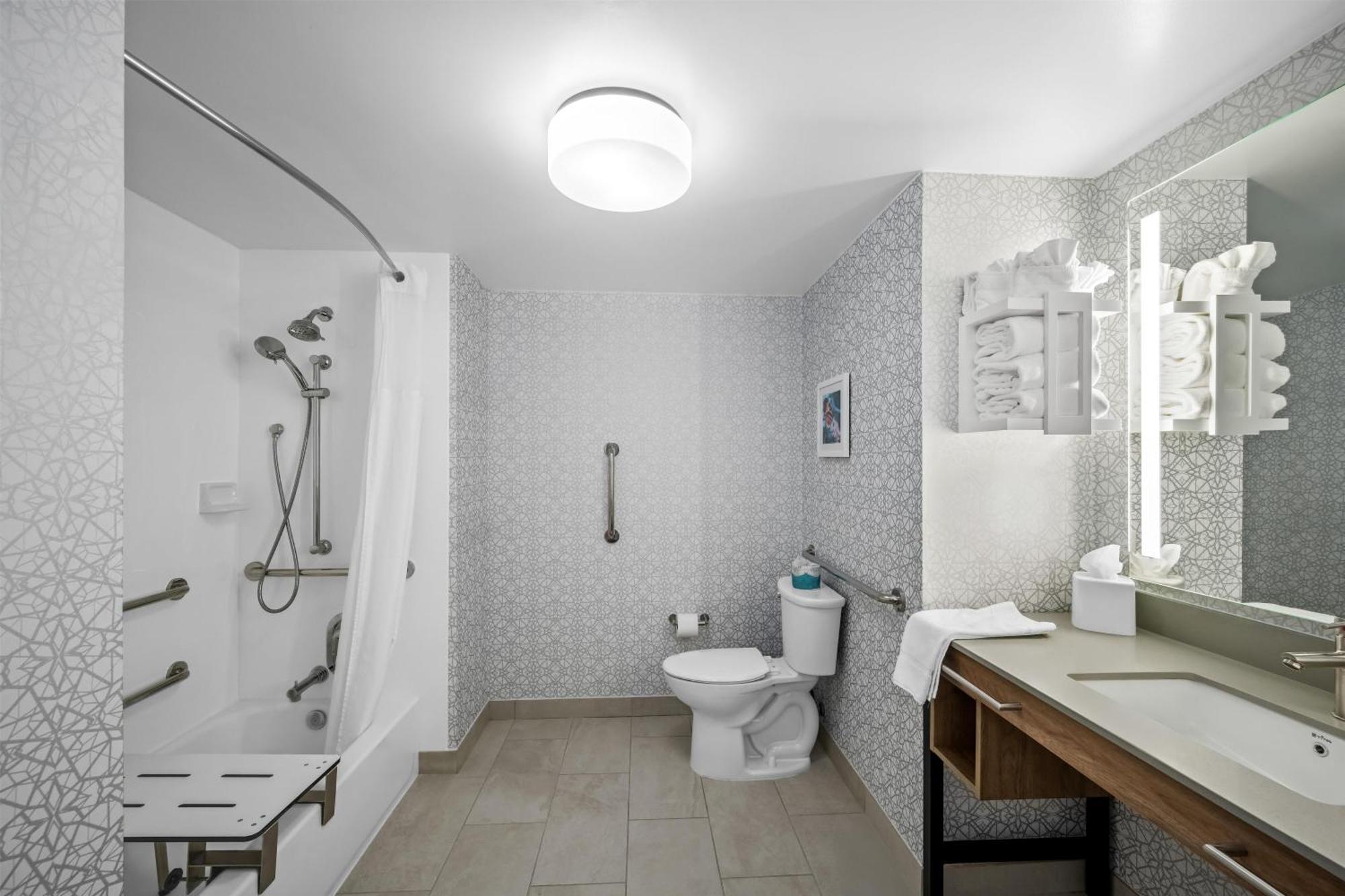Queen Room with Two Queen Beds - Mobility and Hearing Access/Non-Smoking