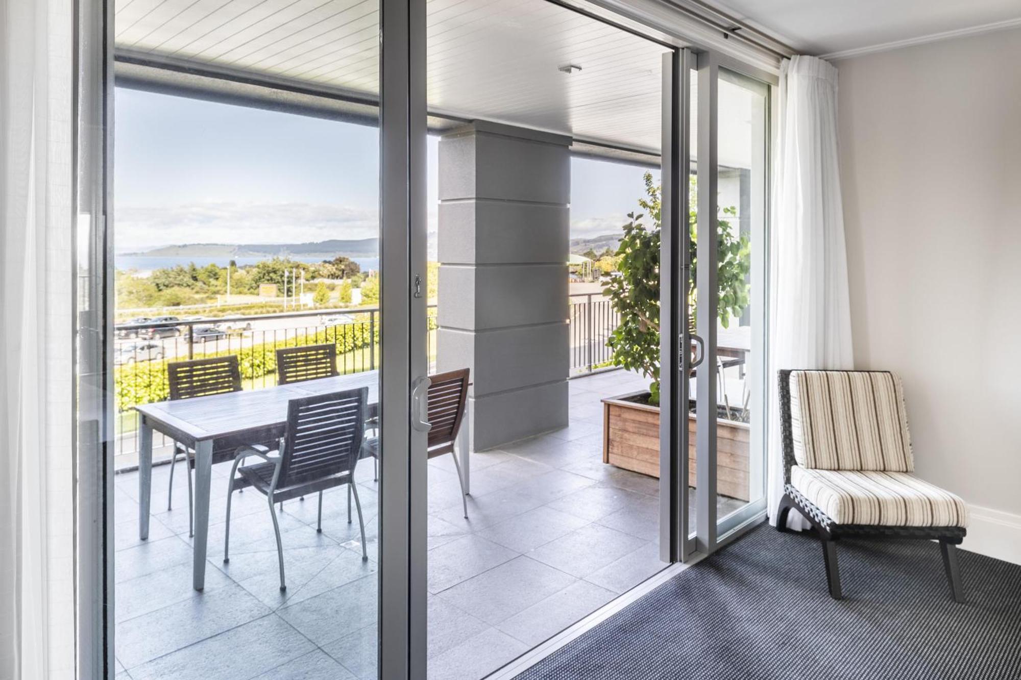 King Room Lake View