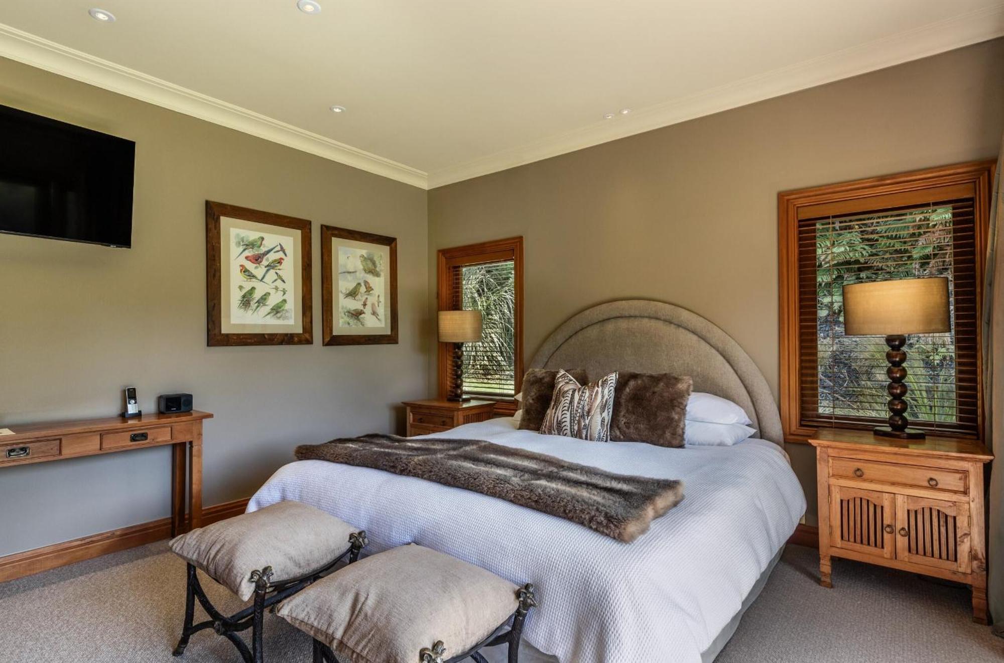 Deluxe King Suite