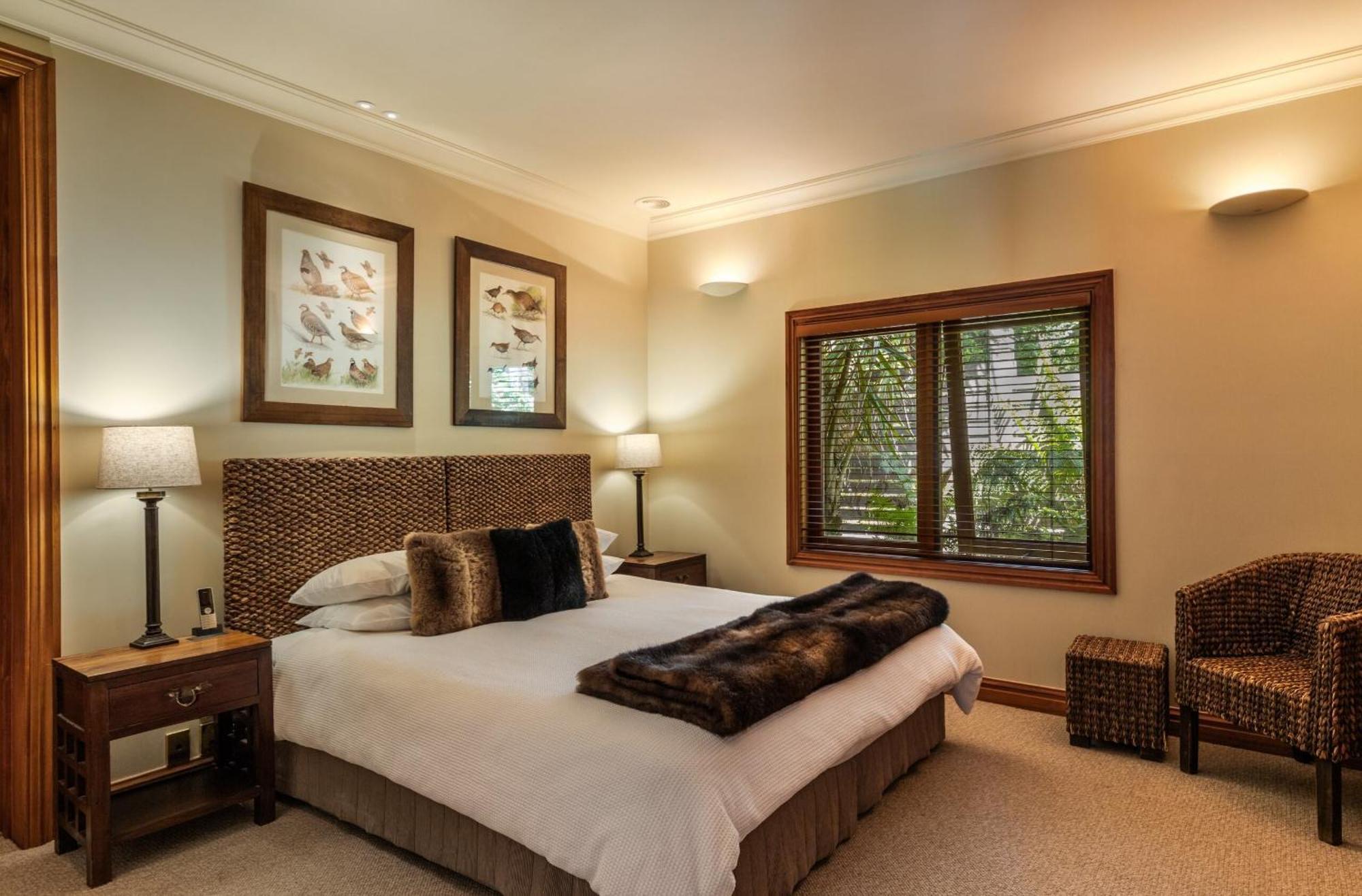Deluxe King Suite