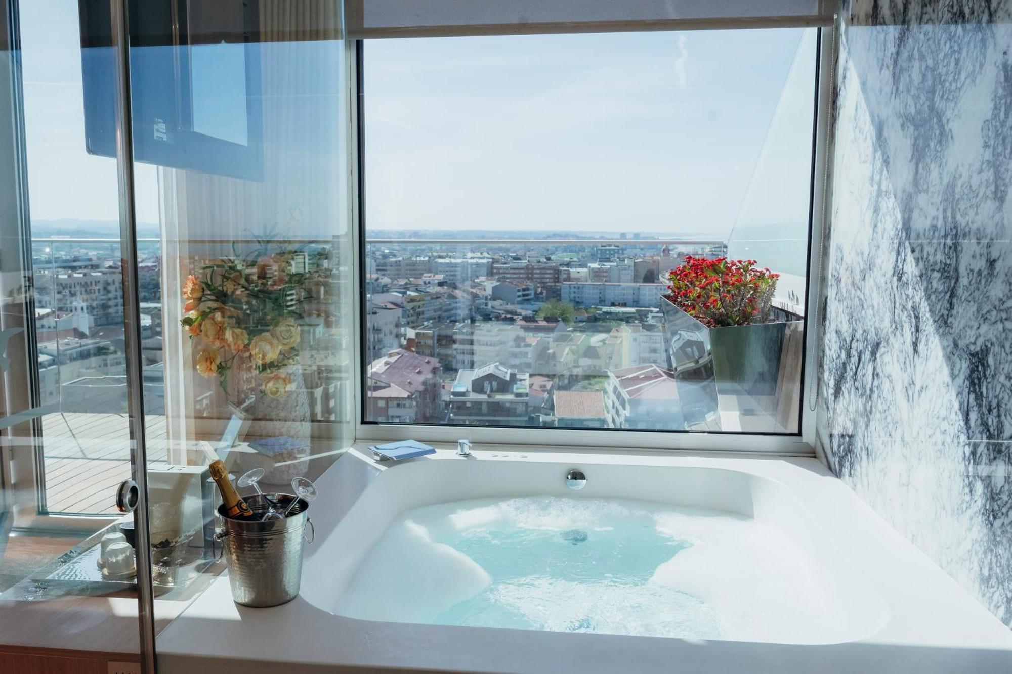 Deluxe Suite Sea View