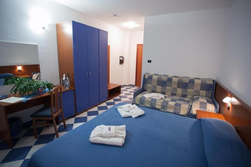 Triple Room Sea View,1756536544:JPEG