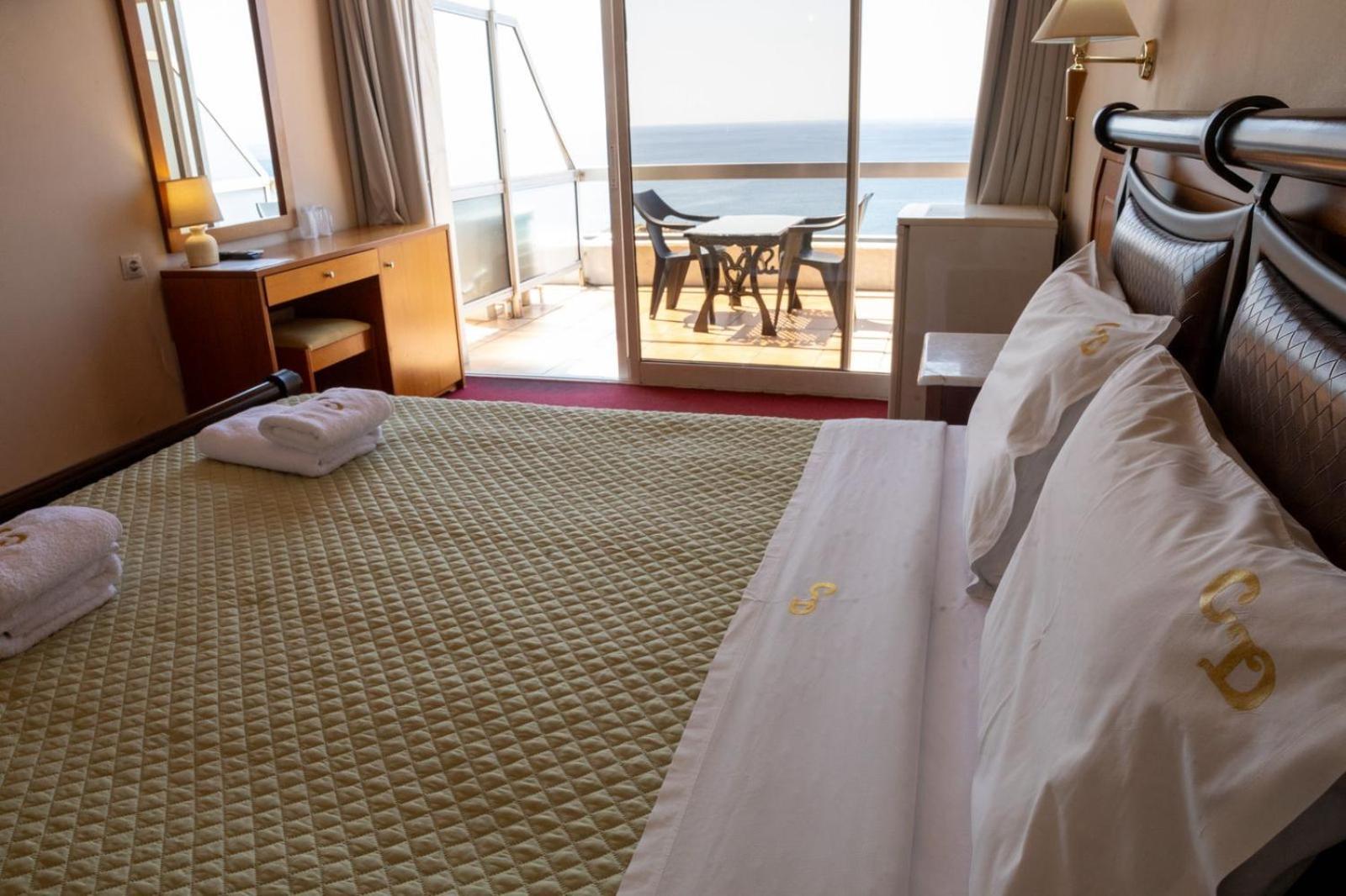 Standaard Tweepersoonskamer met 1 of 2 Bedden en Uitzicht op Zee