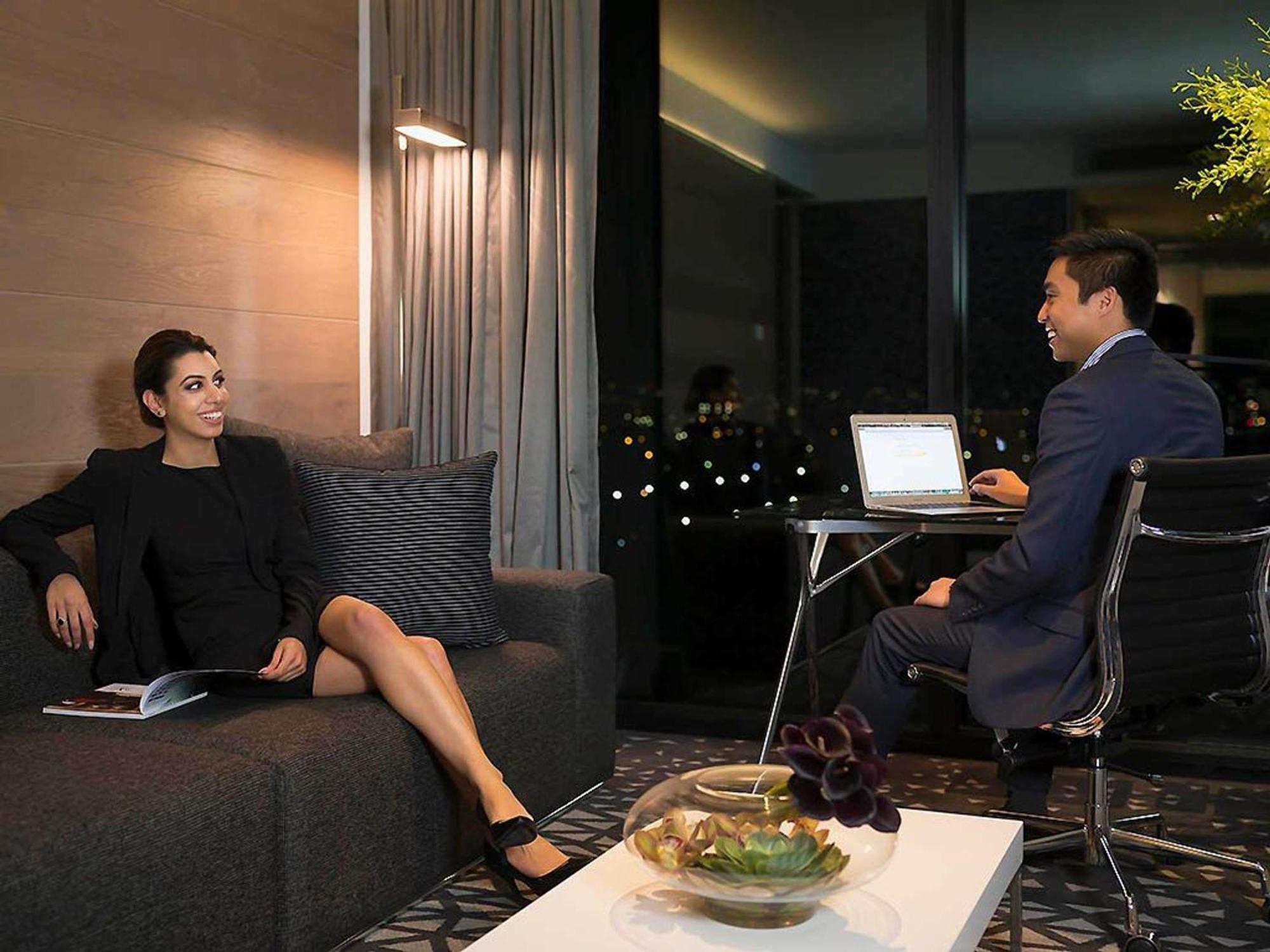 Executive King Corner Suite with Separate Lounge - Top Floors