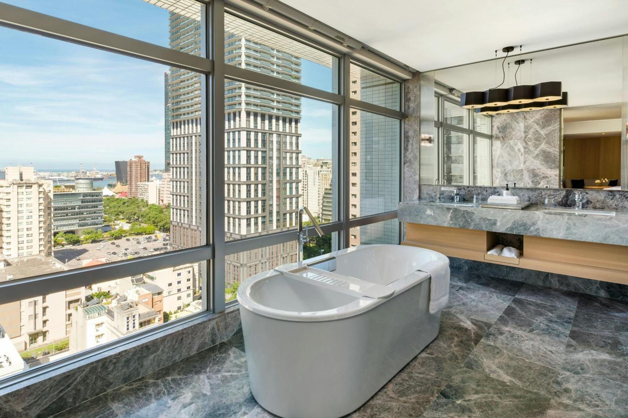 King Studio Room City View