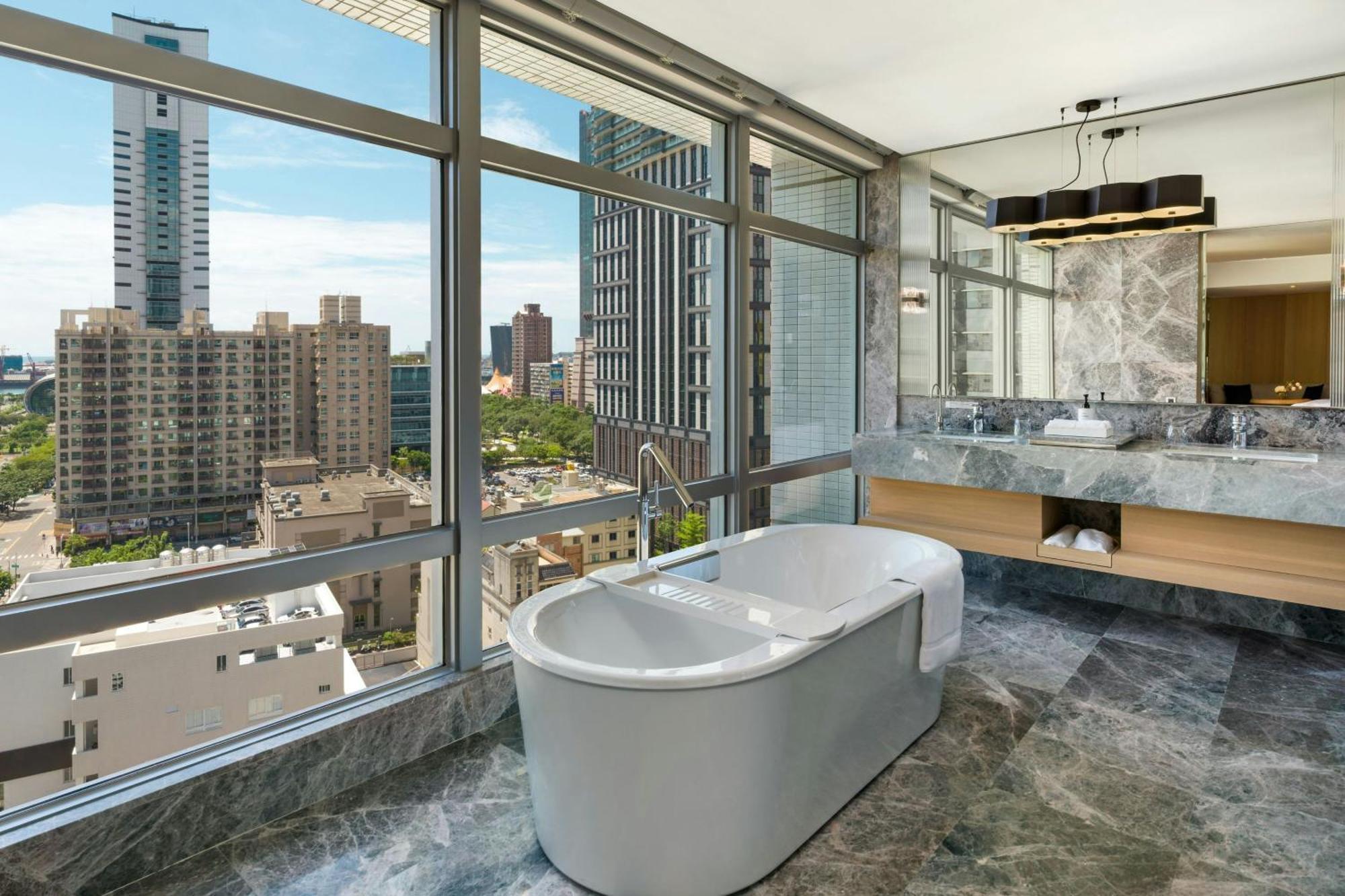 King Studio Room City View